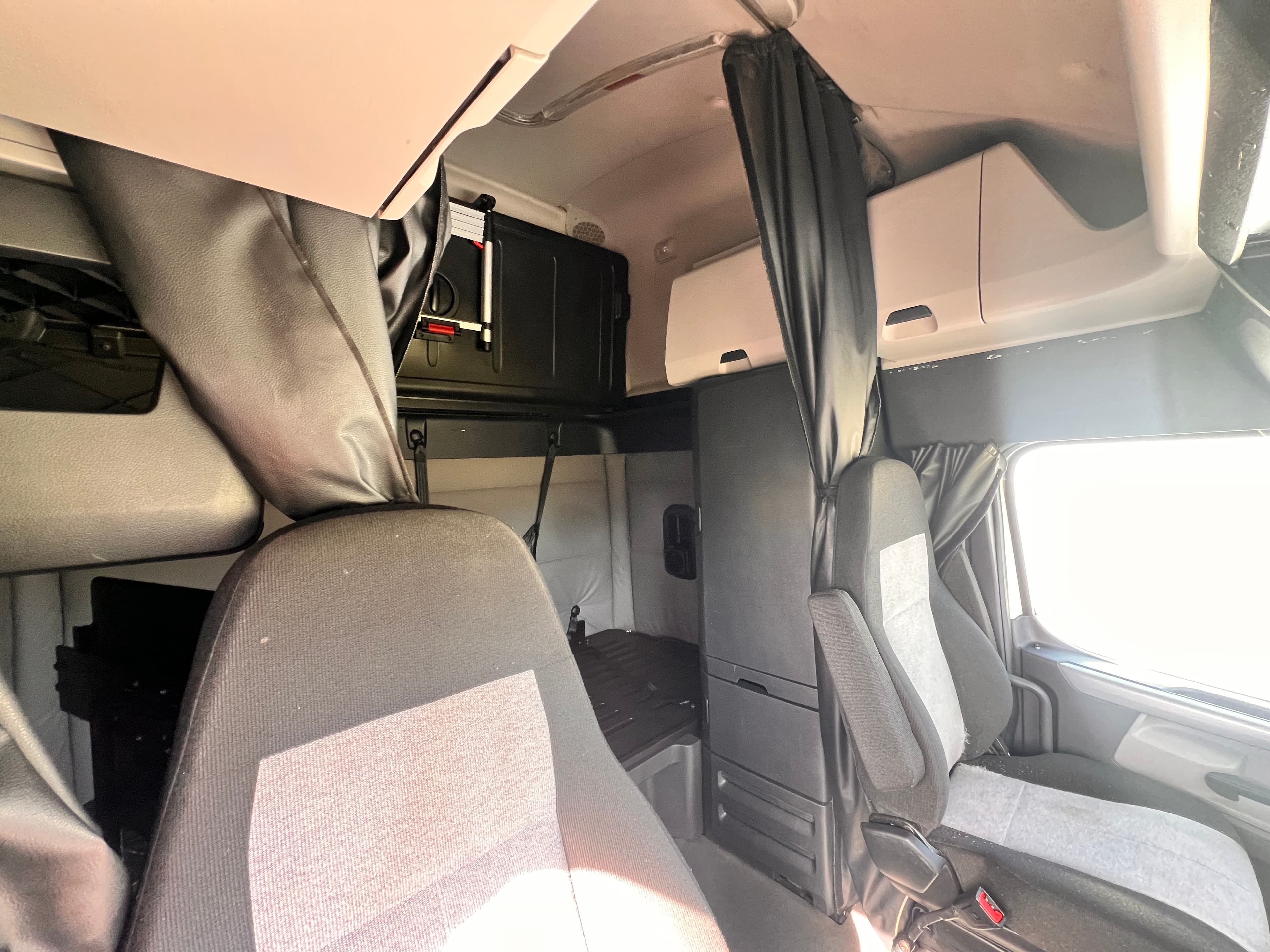 2022 Freightliner Cascadia 126