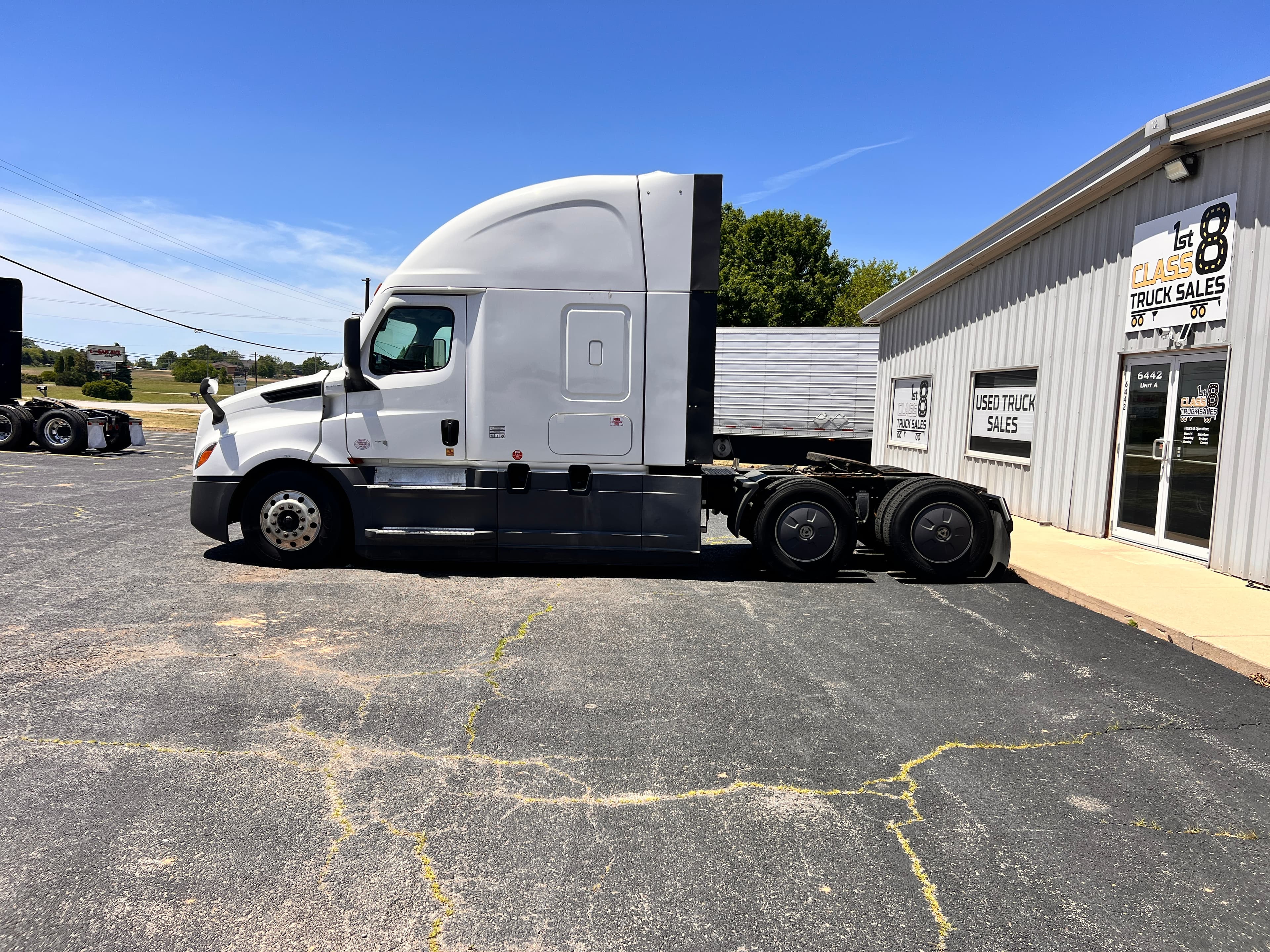 2022 Freightliner Cascadia 126