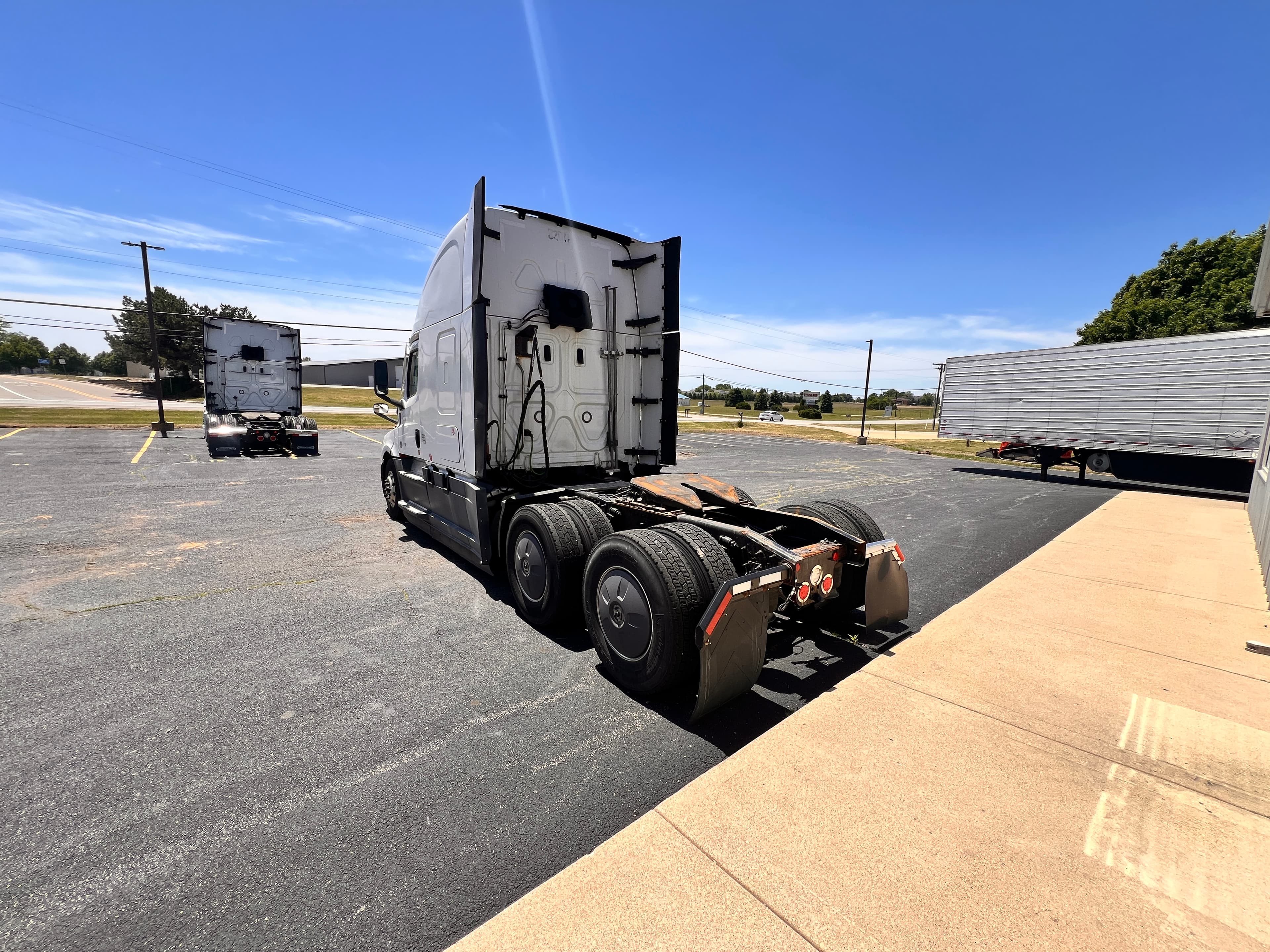 2022 Freightliner Cascadia 126