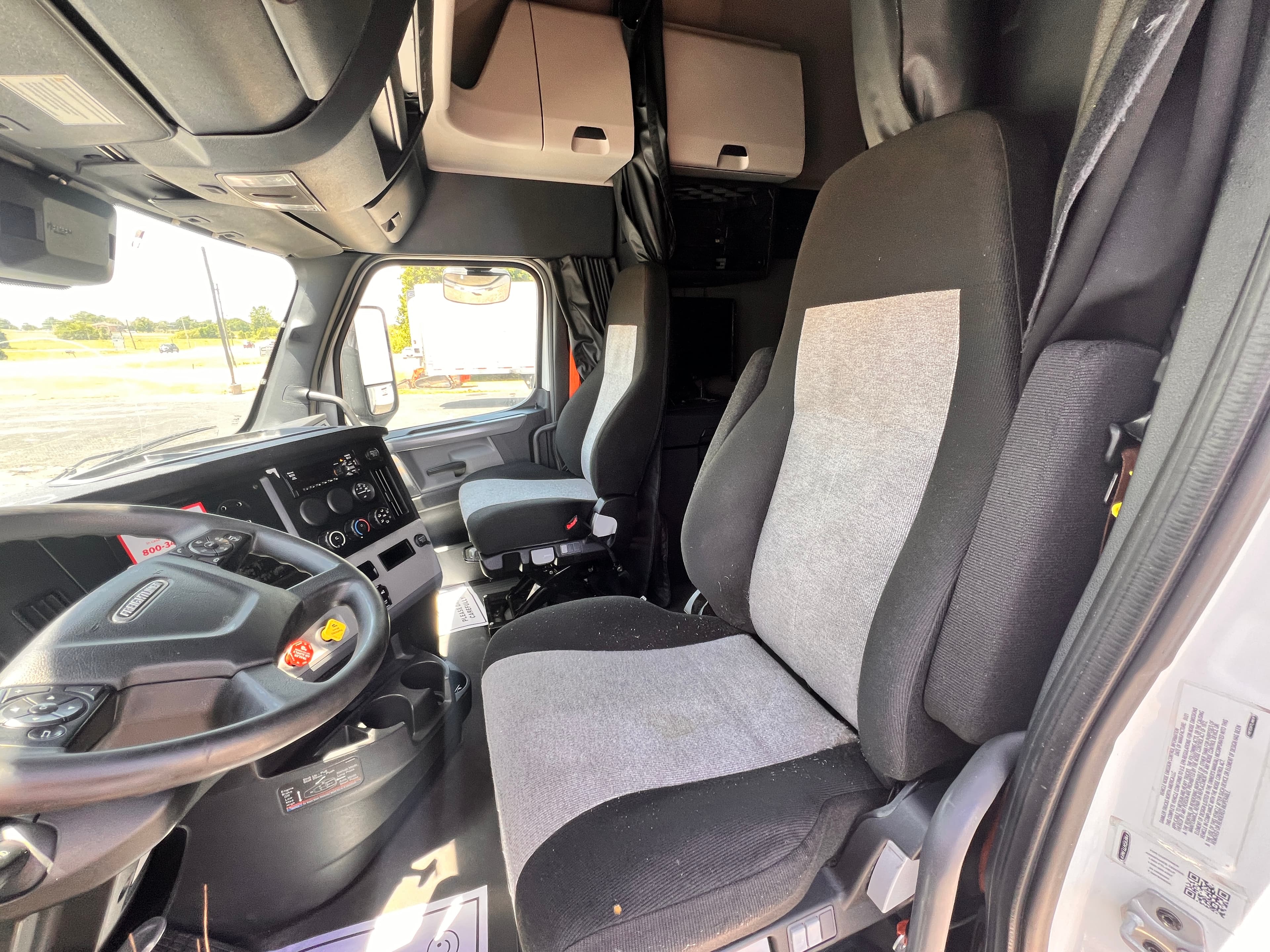 2022 Freightliner Cascadia 126
