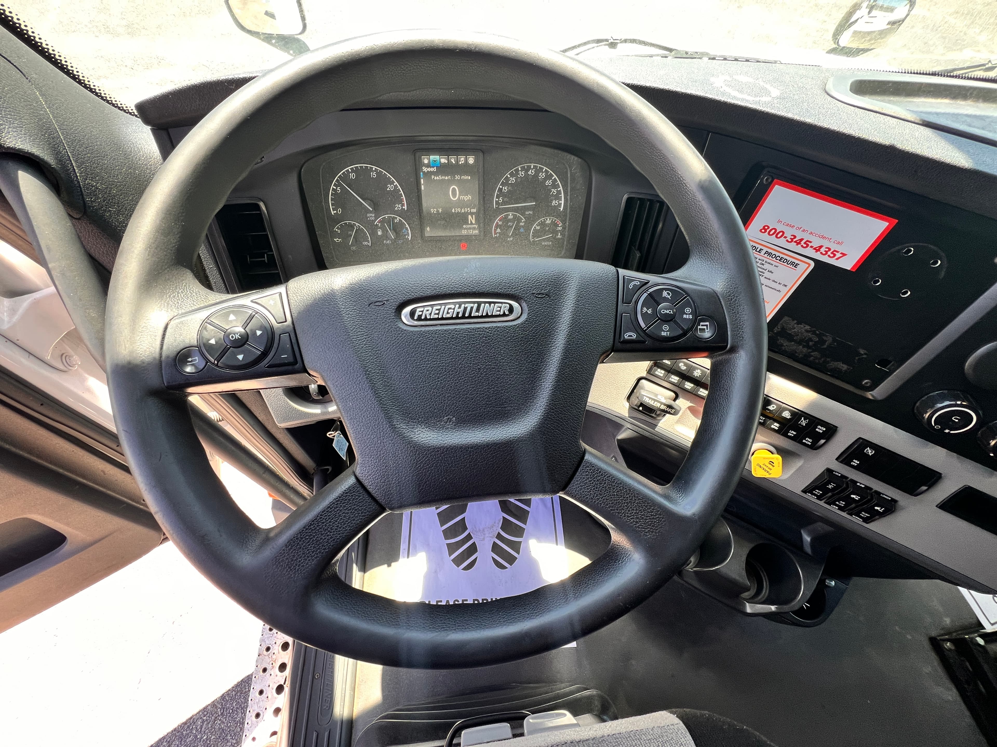 2022 Freightliner Cascadia 126