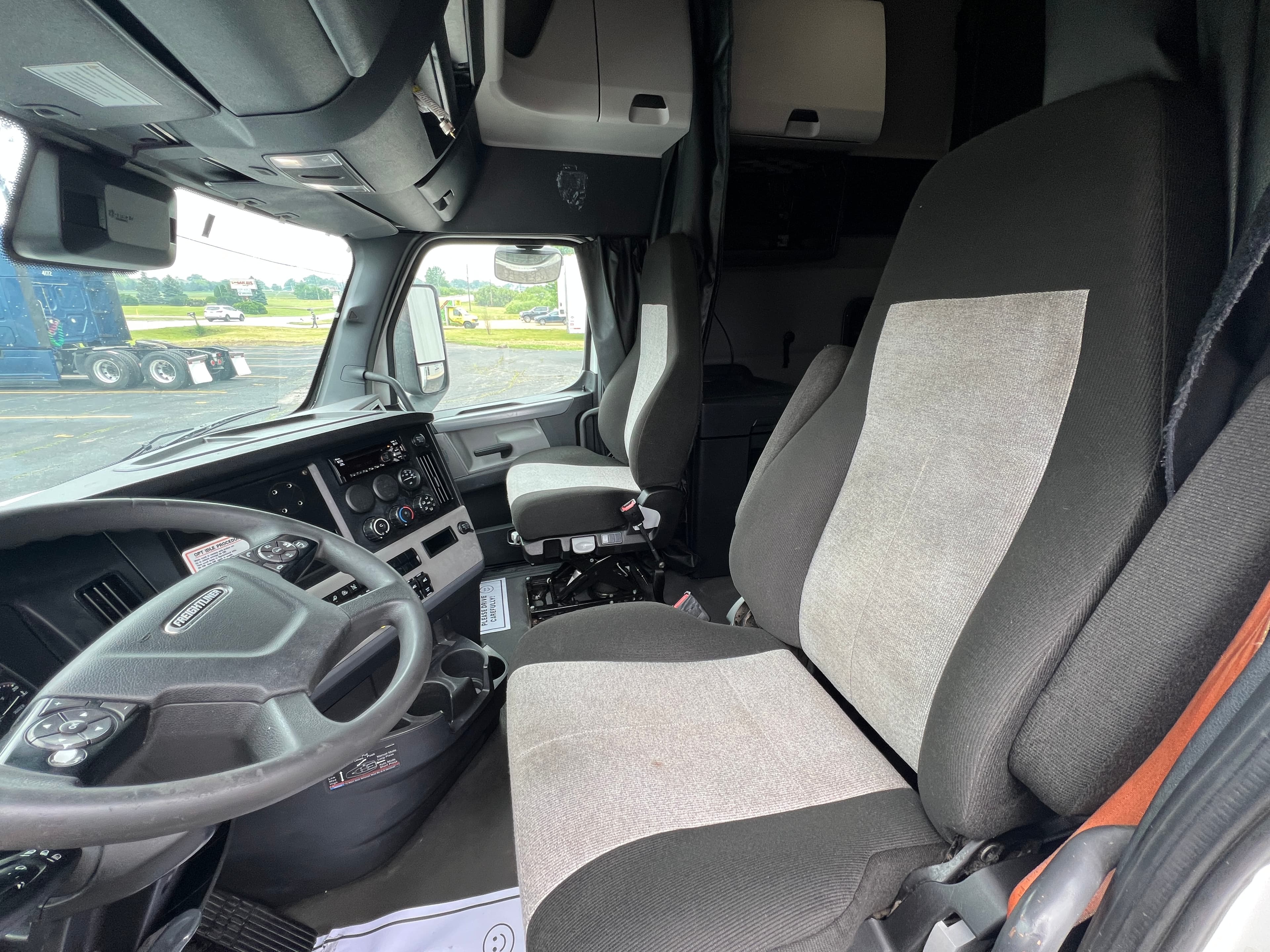 2022 Freightliner Cascadia 126