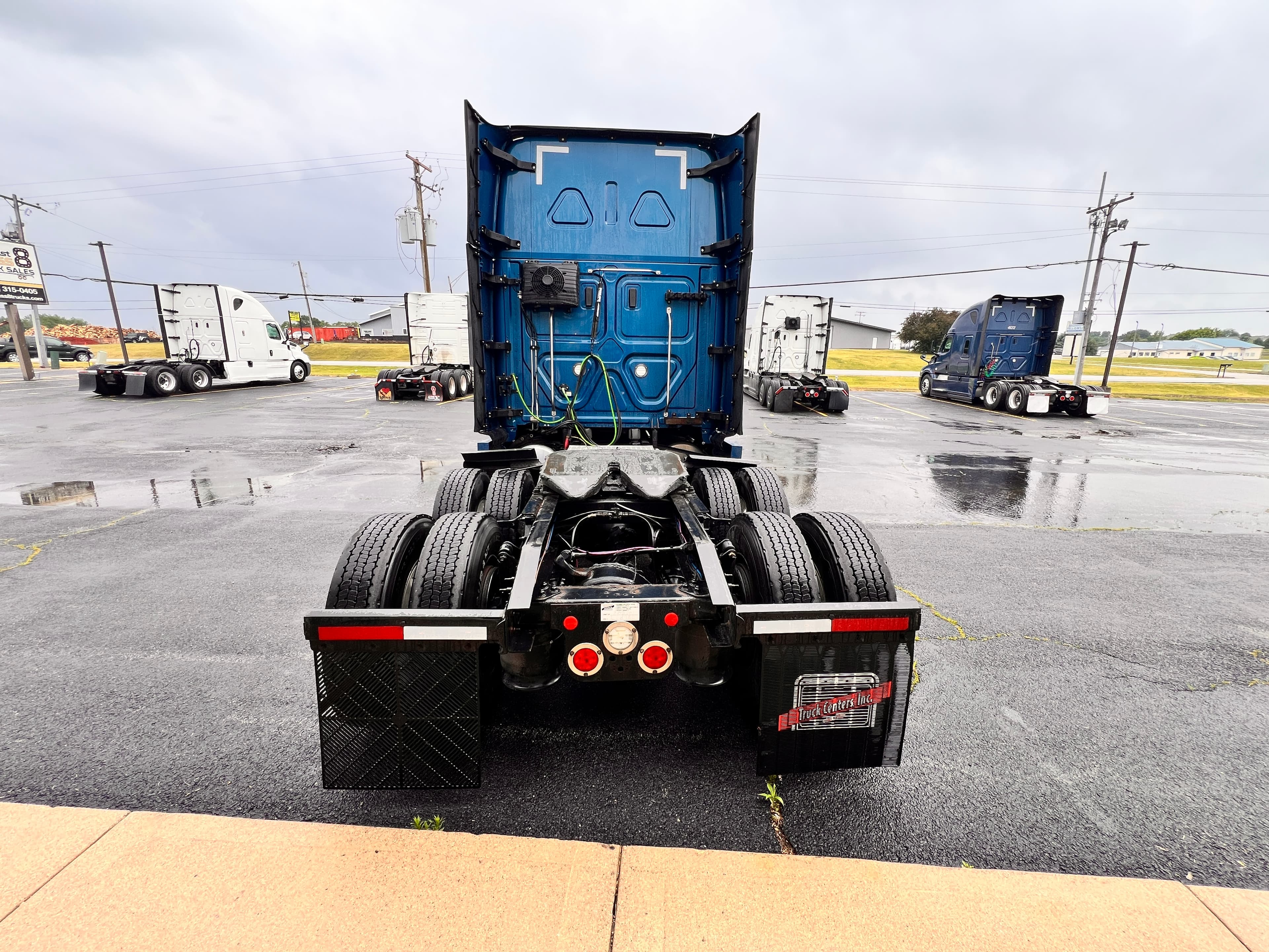 2020 Freightliner Cascadia 126