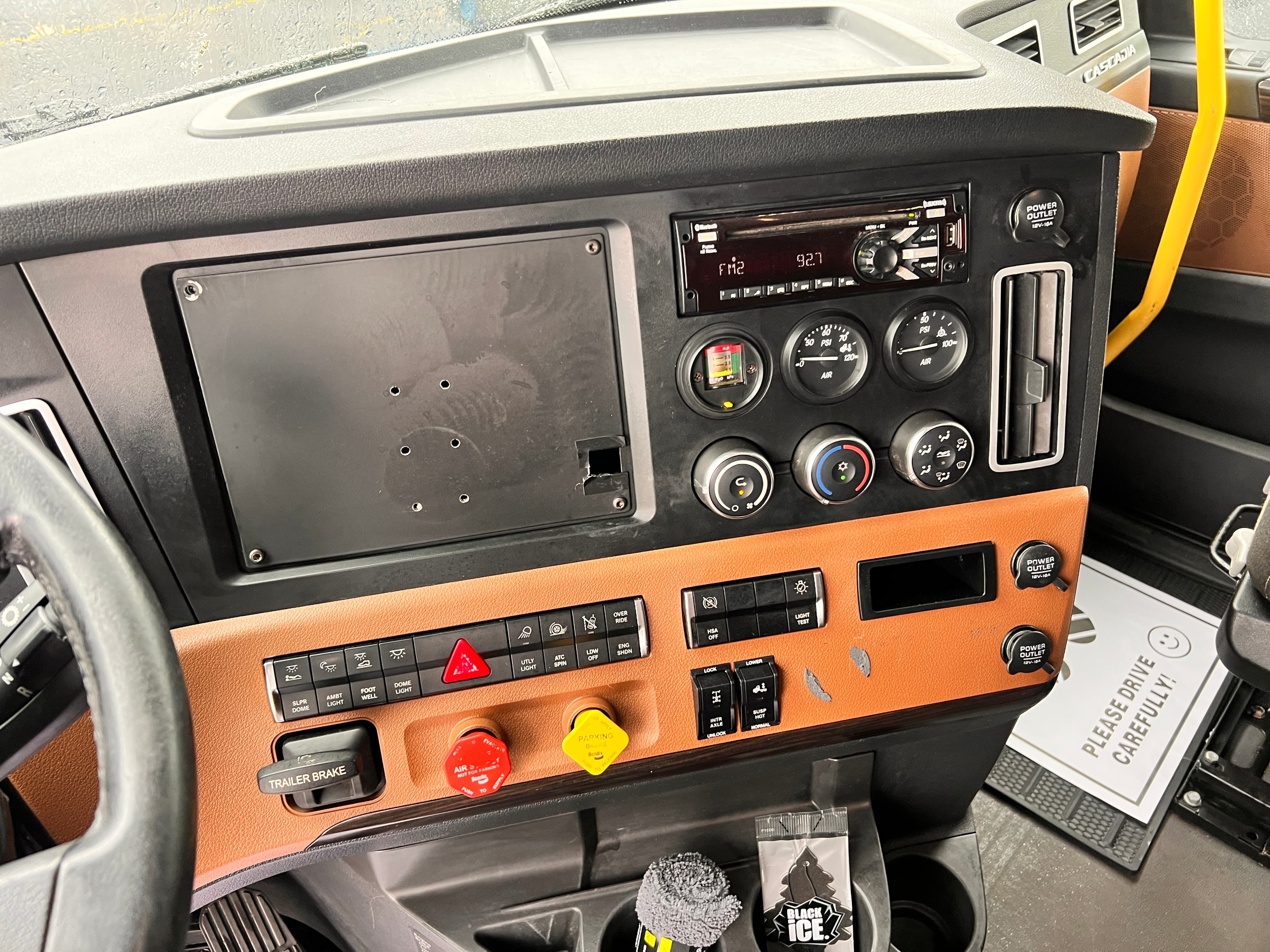 2020 Freightliner Cascadia 126