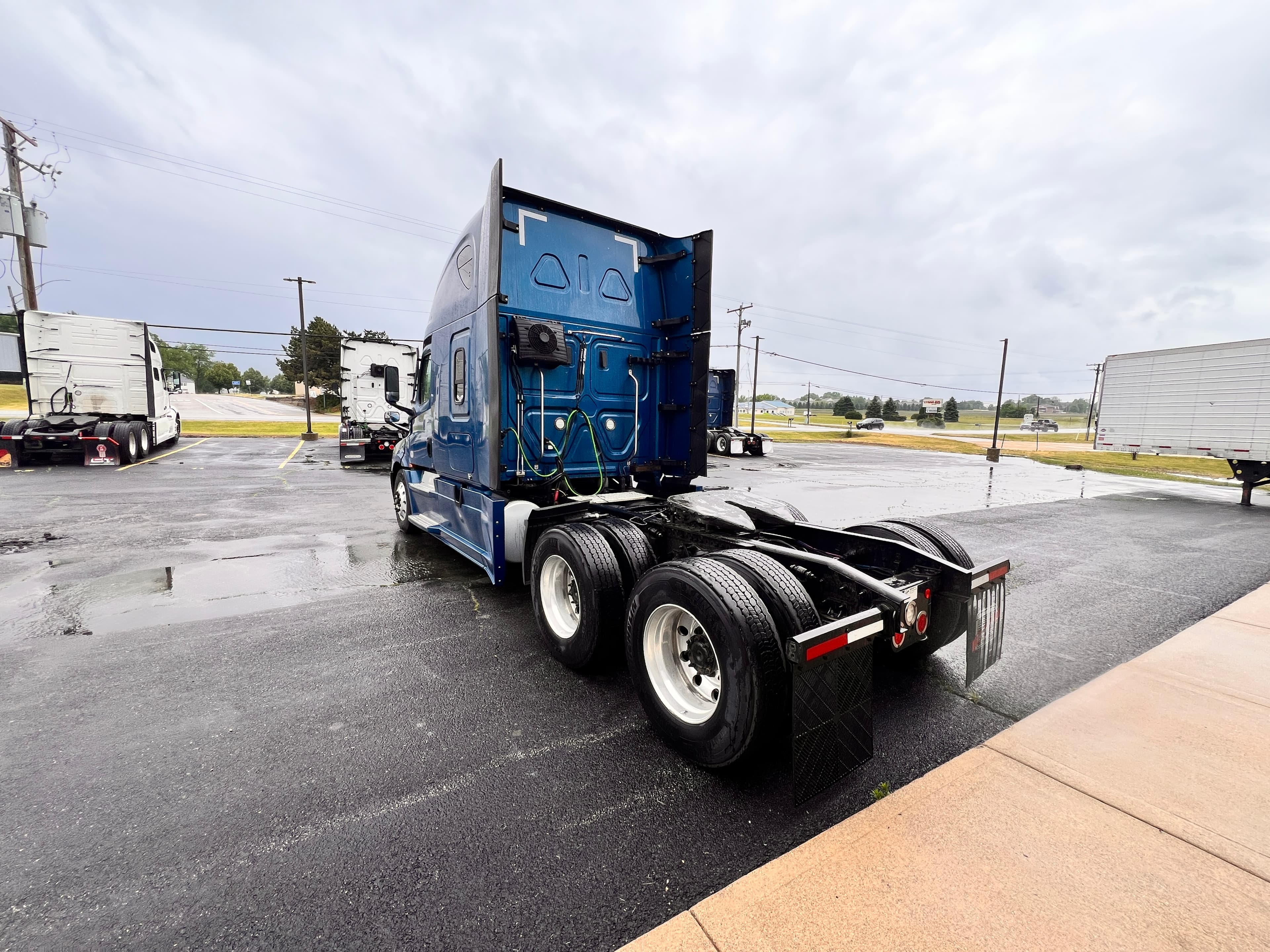 2020 Freightliner Cascadia 126