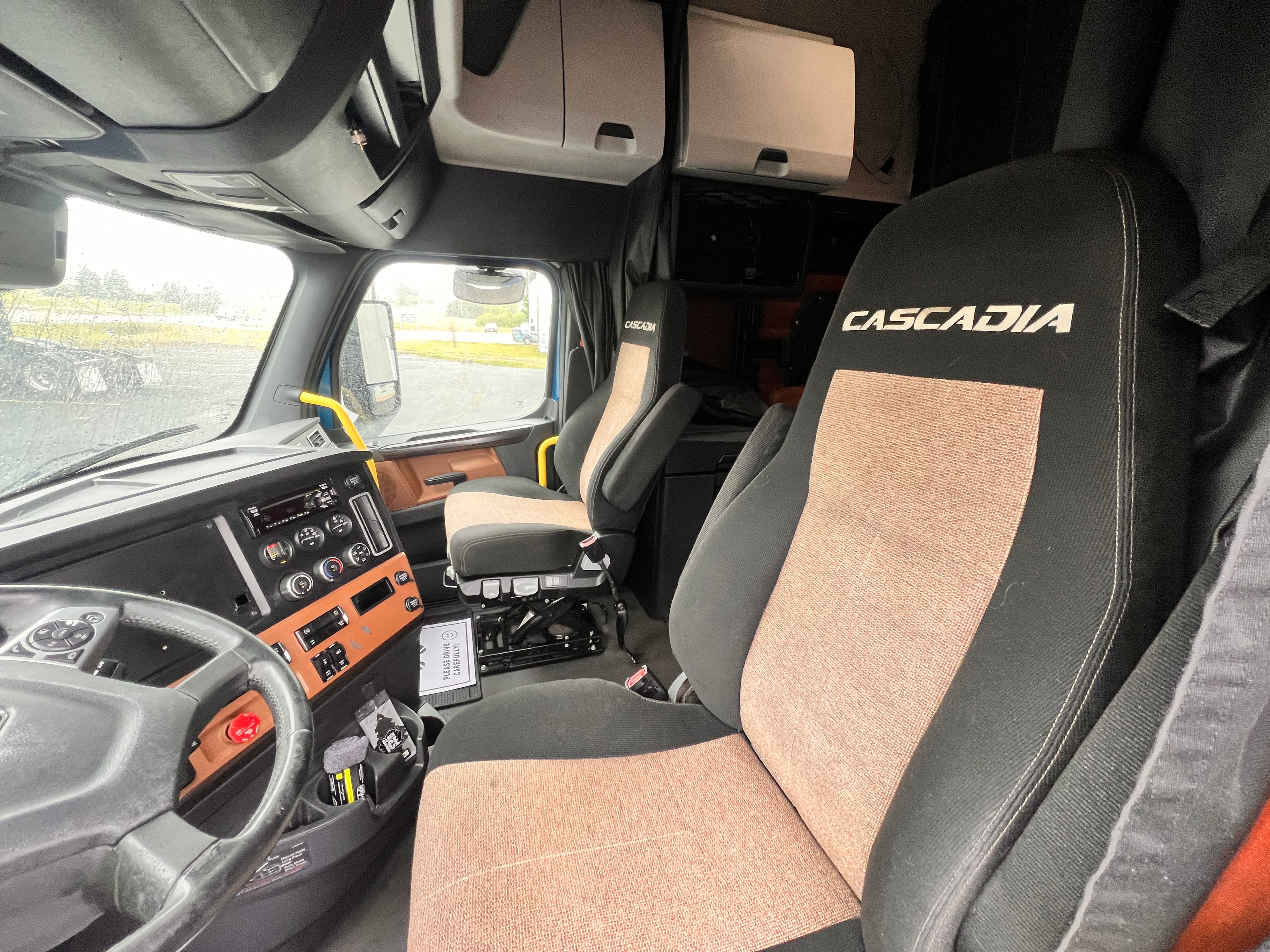 2020 Freightliner Cascadia 126