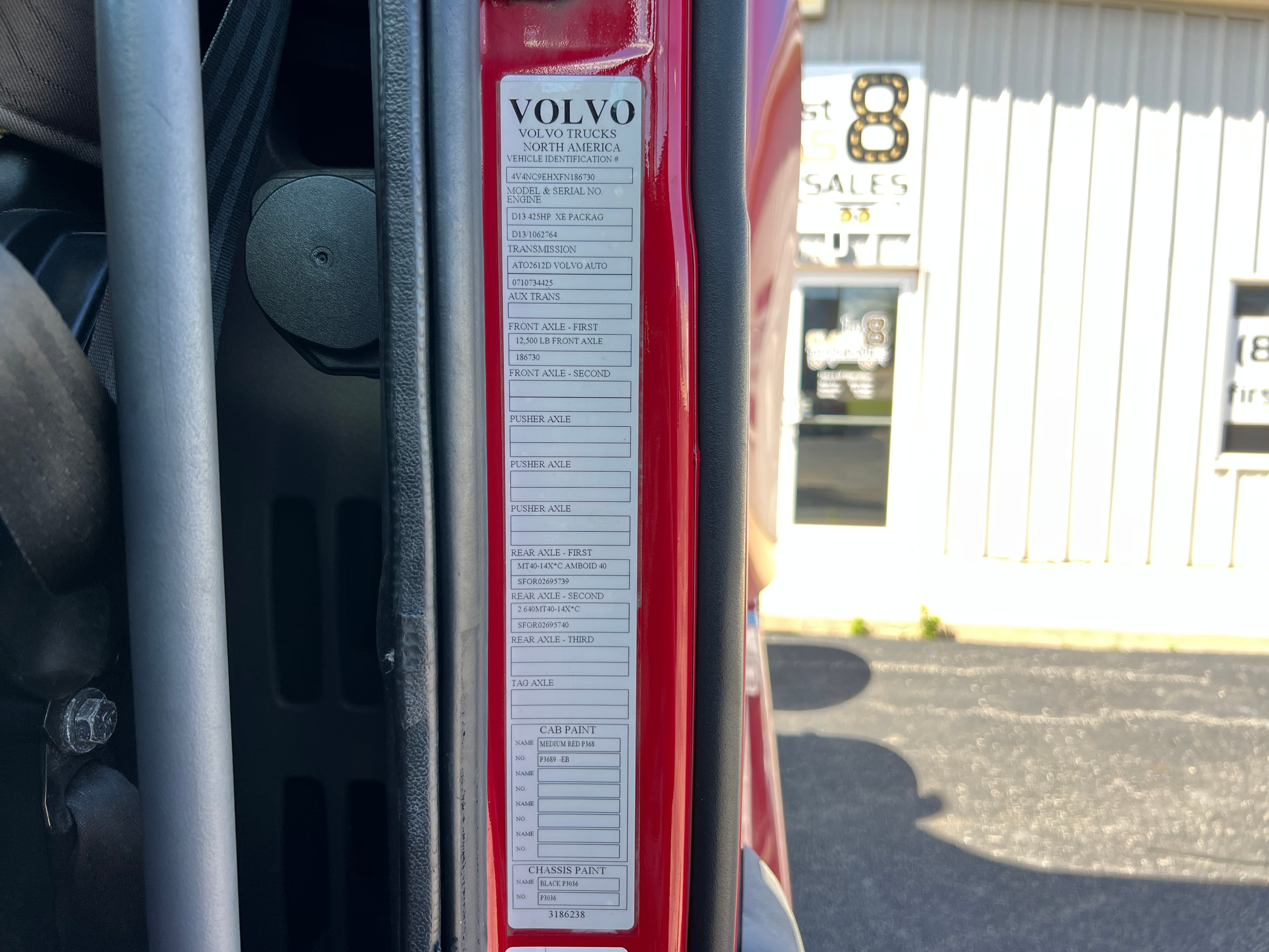 2015 Volvo VNL670