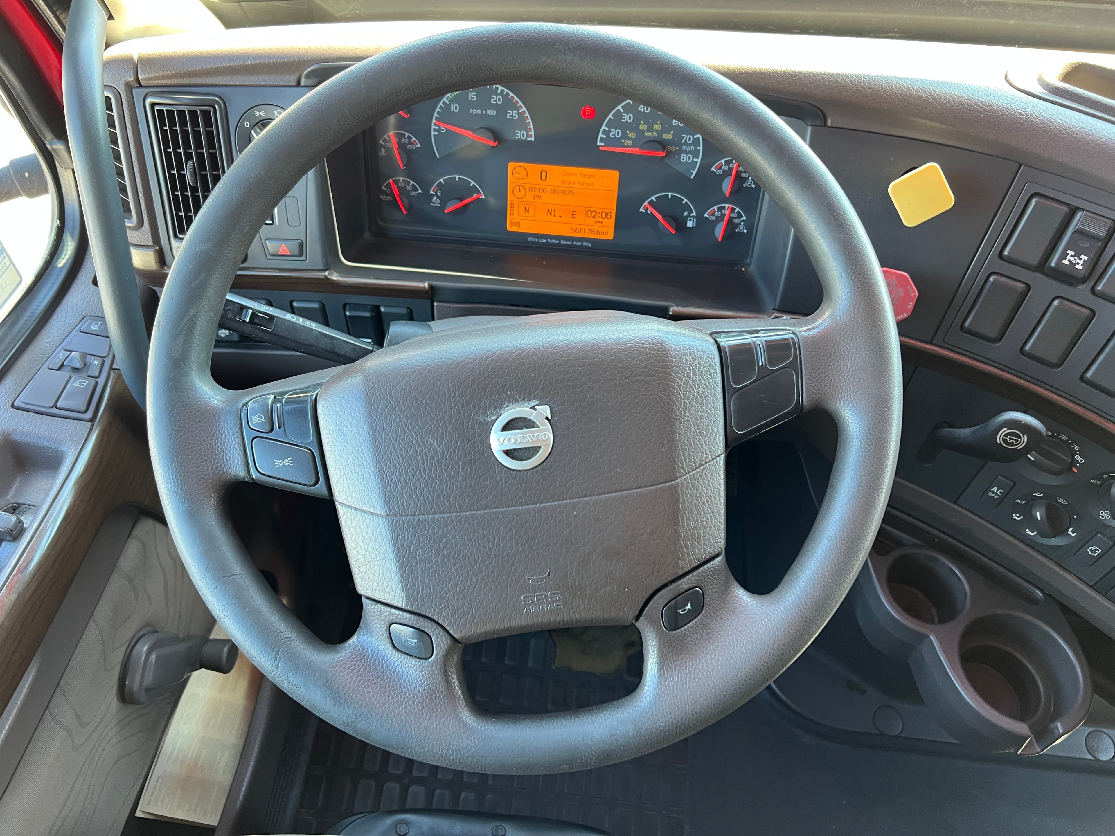 2015 Volvo VNL670