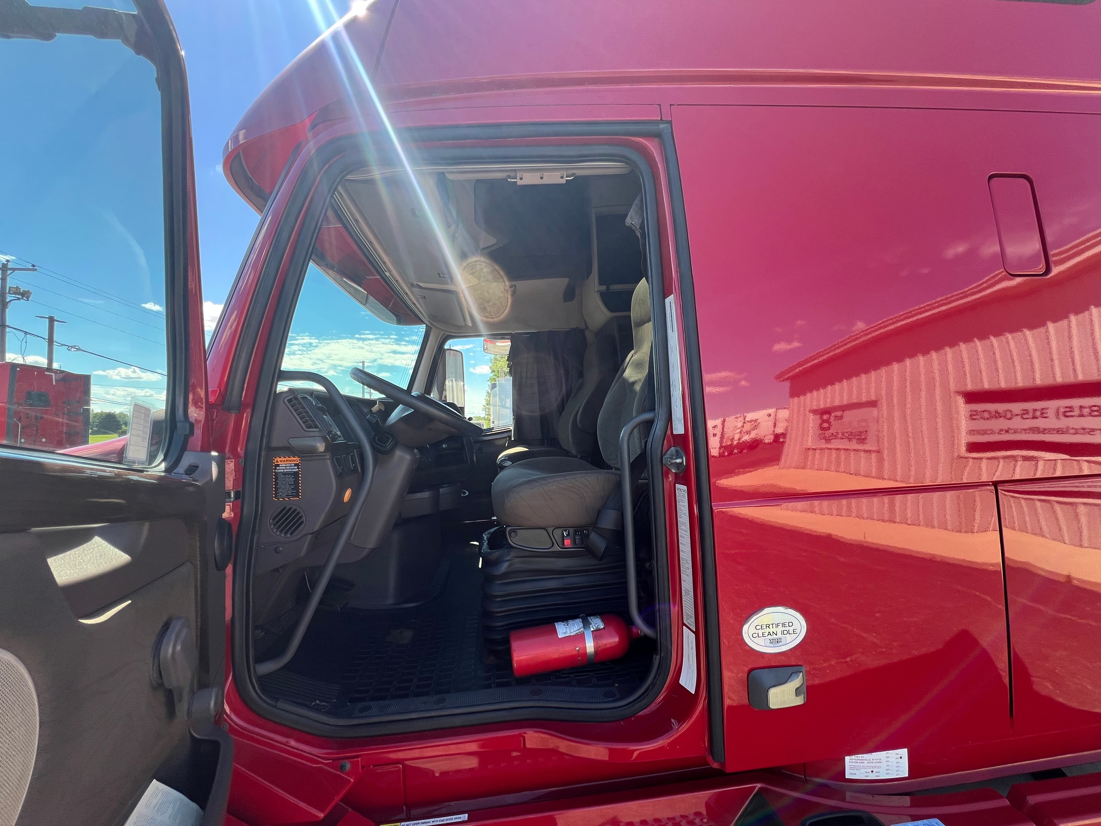 2015 Volvo VNL670