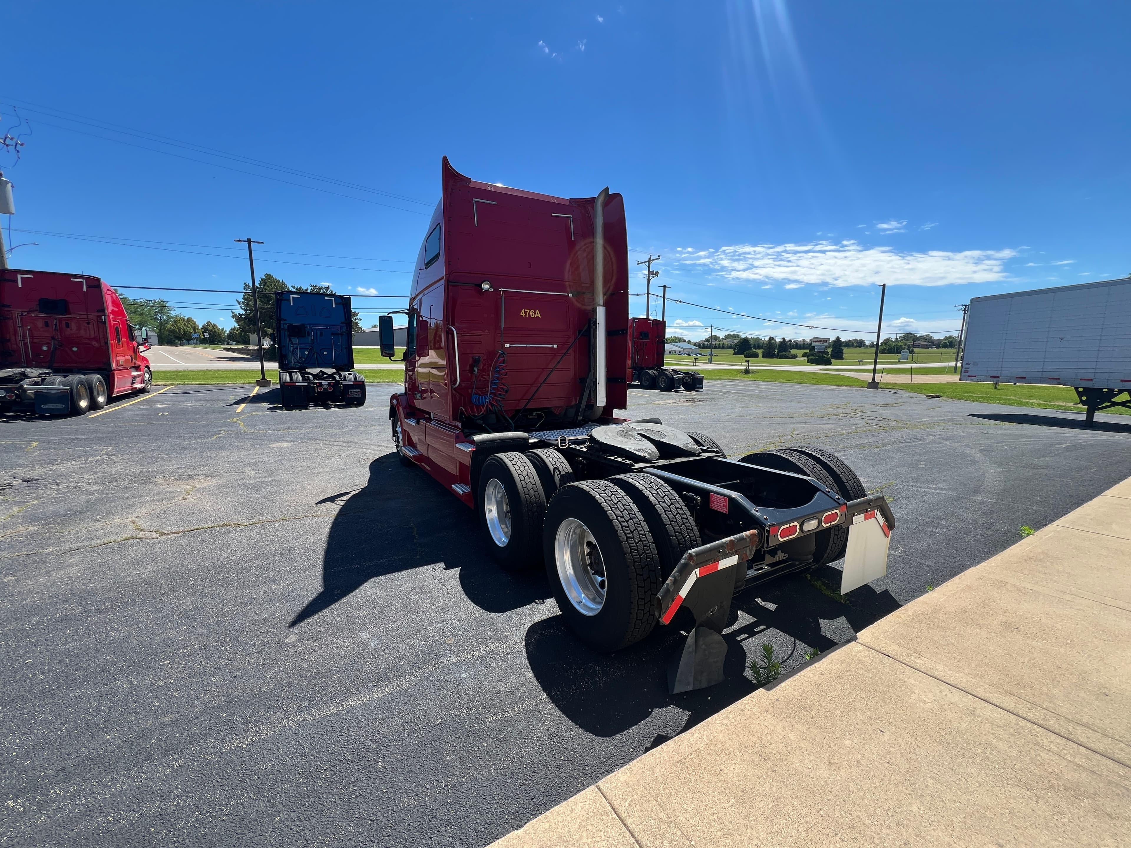 2015 Volvo VNL670