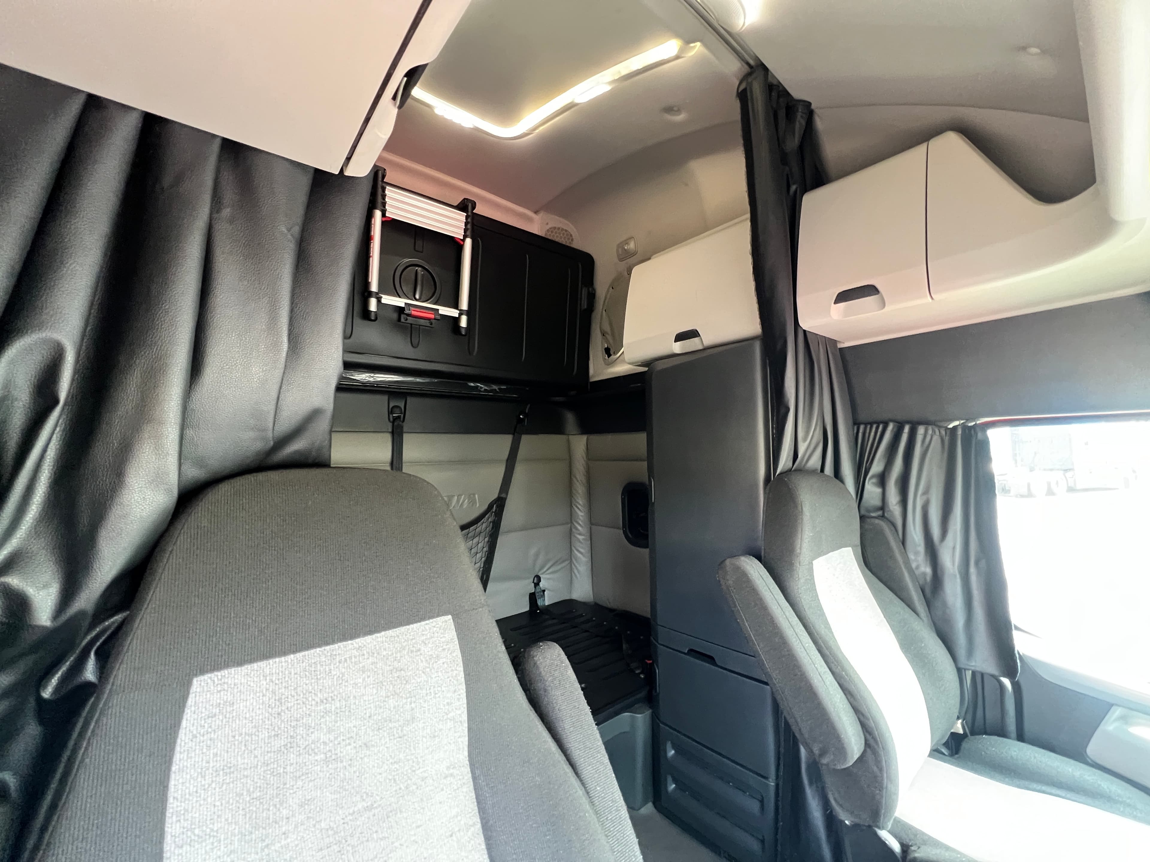 2022 Freightliner Cascadia 126