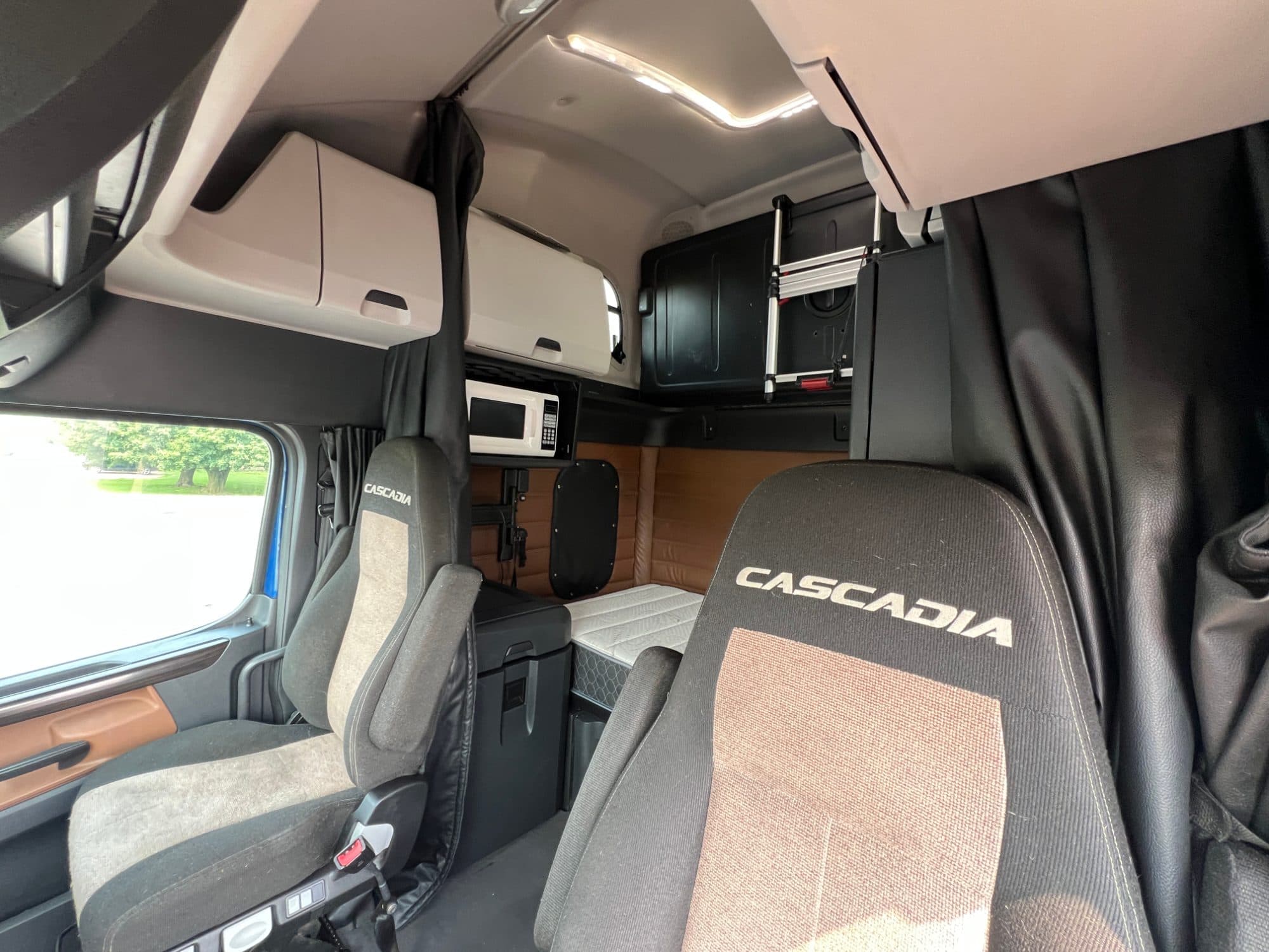 2022 Freightliner Cascadia 126