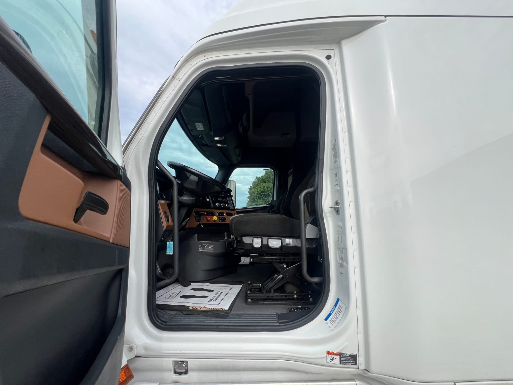 2022 Freightliner Cascadia 126