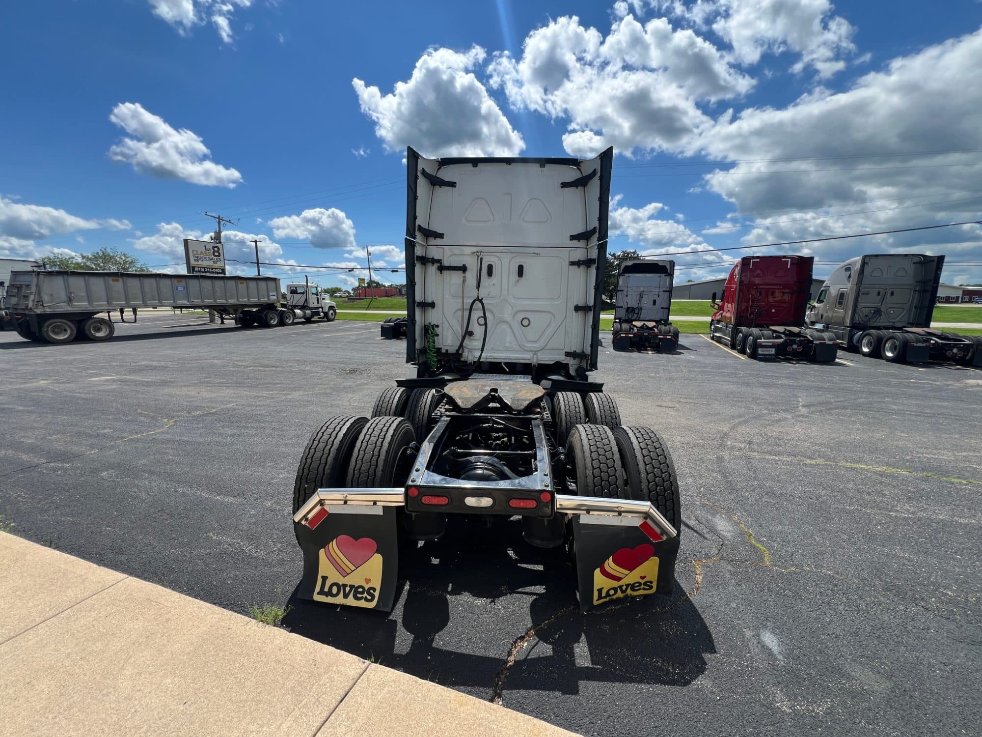 2023 Freightliner Cascadia 126