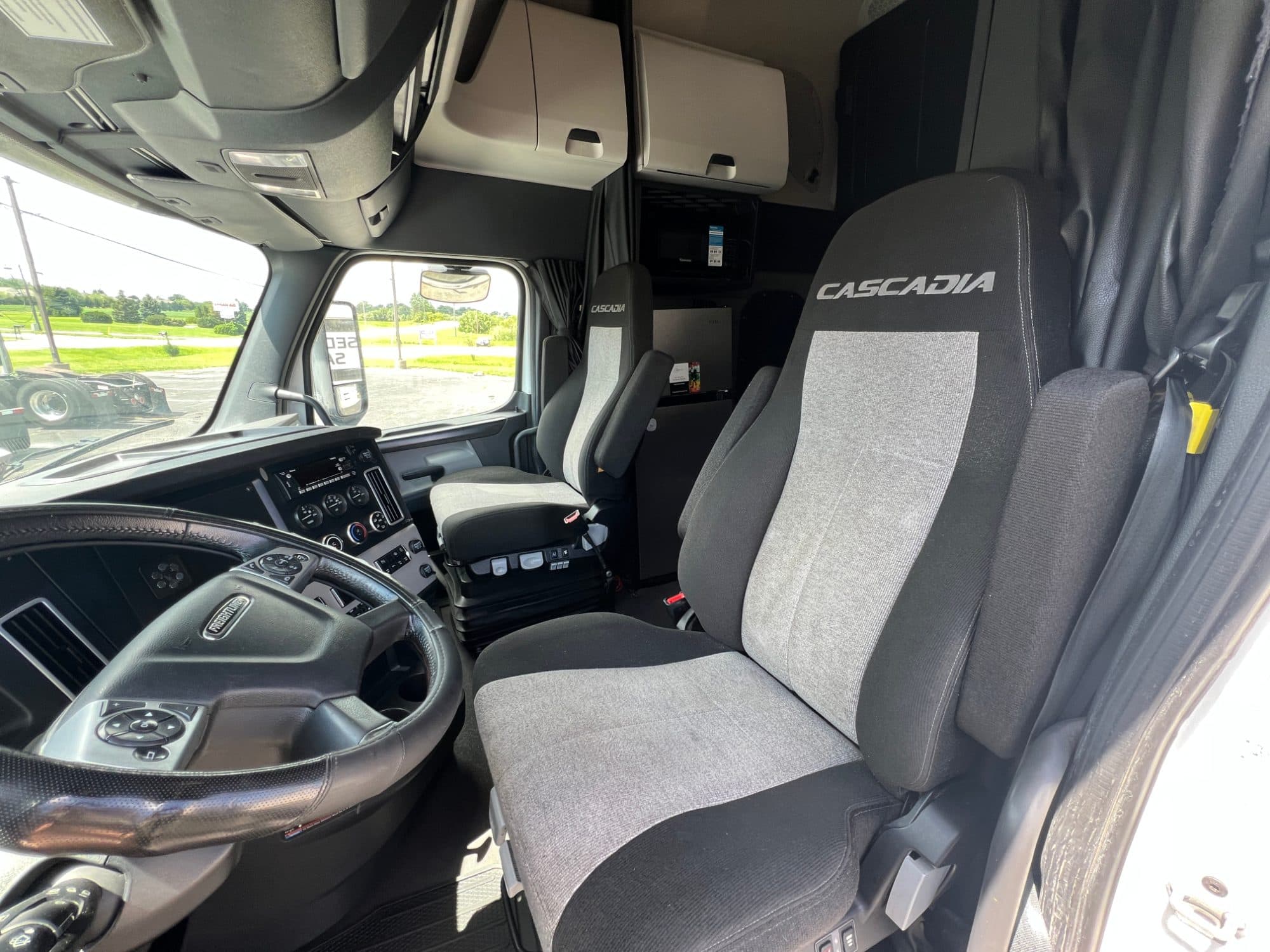 2023 Freightliner Cascadia 126