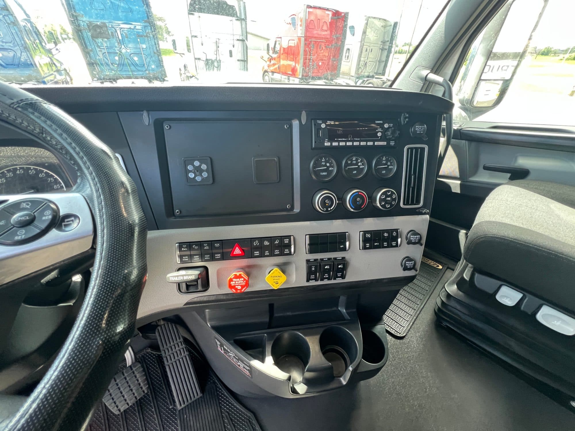 2023 Freightliner Cascadia 126
