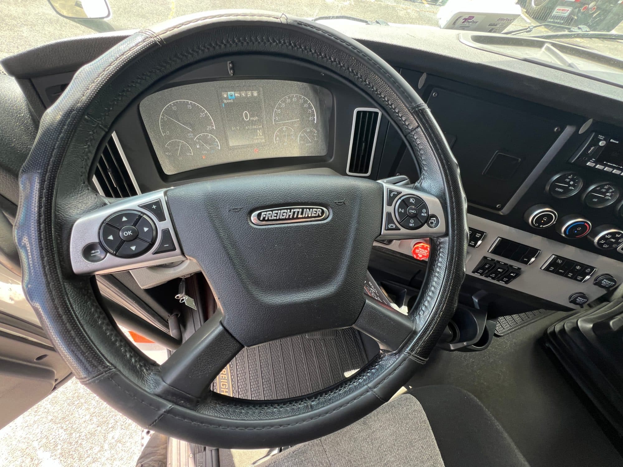 2023 Freightliner Cascadia 126