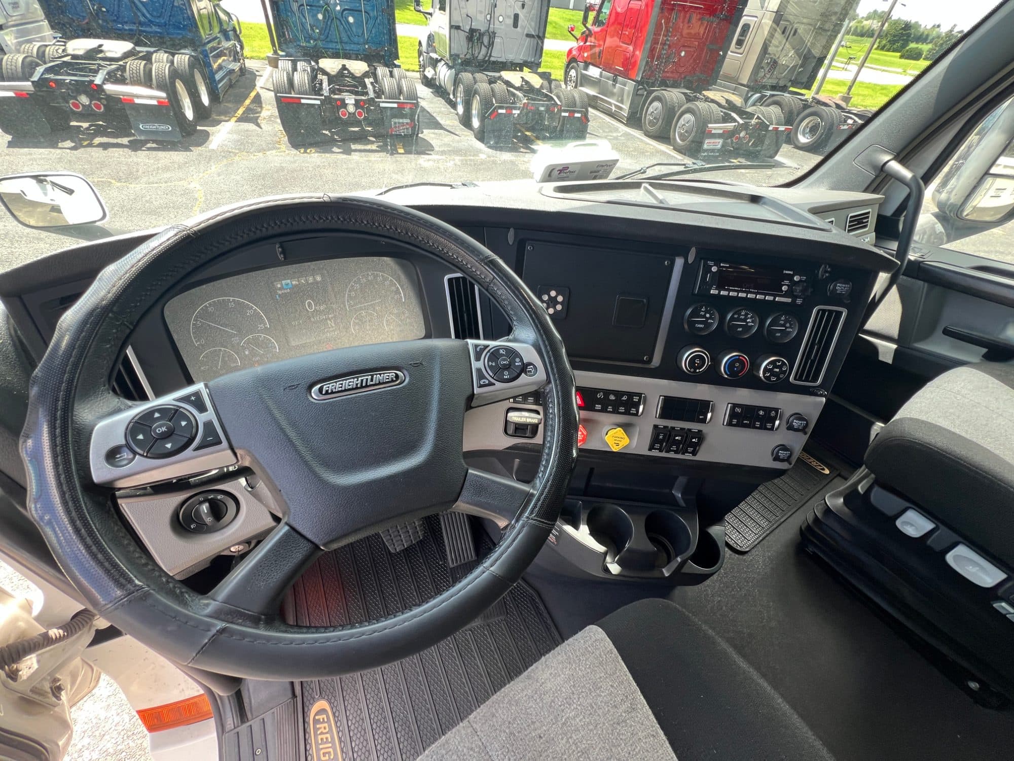 2023 Freightliner Cascadia 126