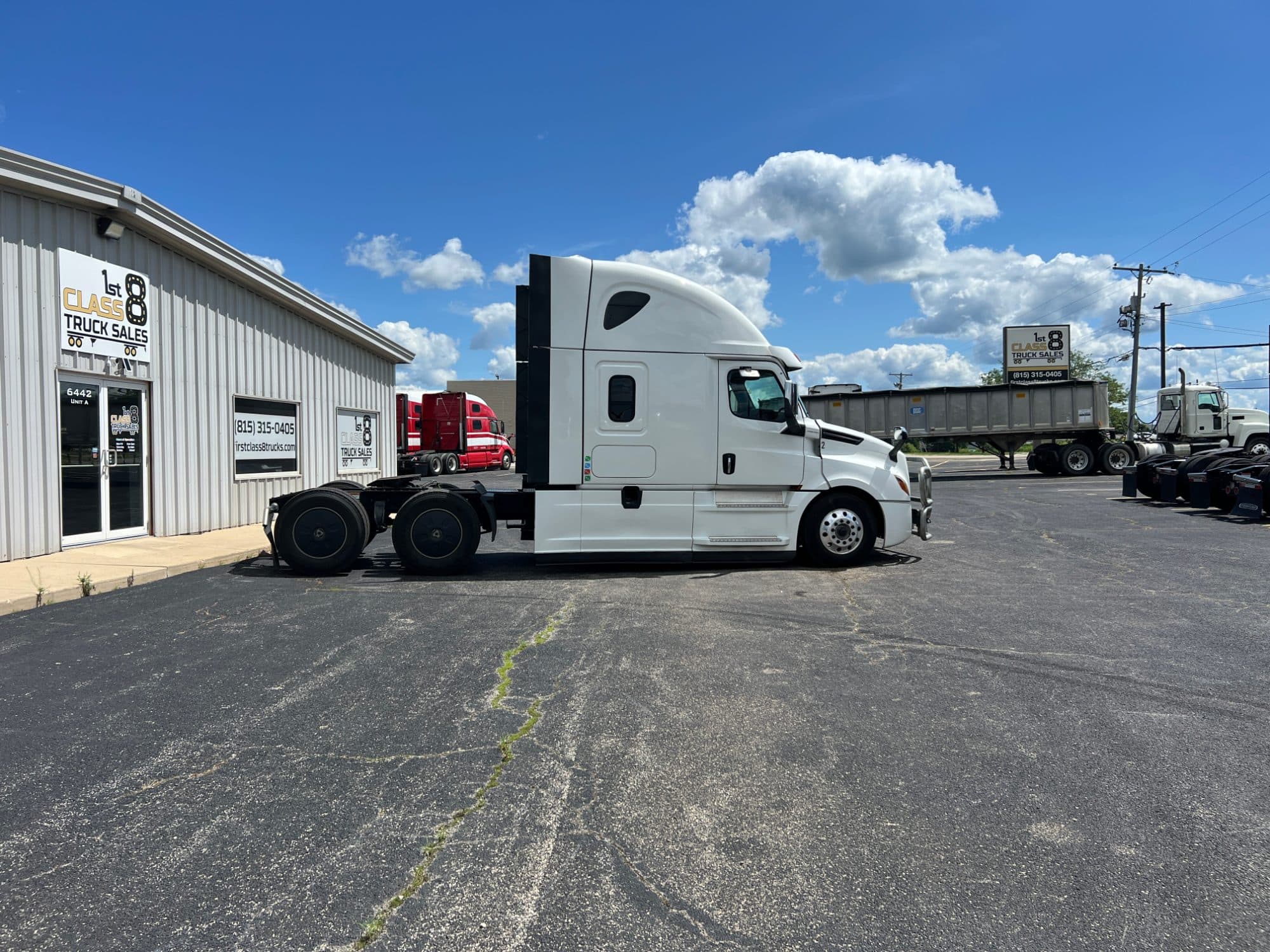 2023 Freightliner Cascadia 126