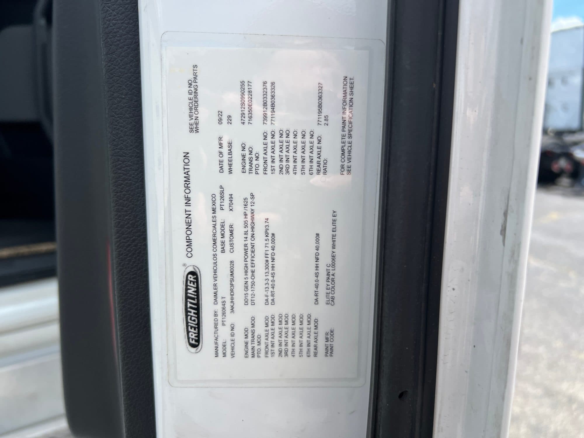 2023 Freightliner Cascadia 126