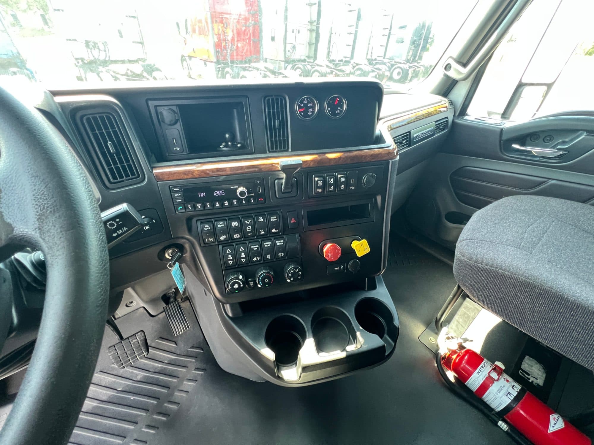 2021 International LT625