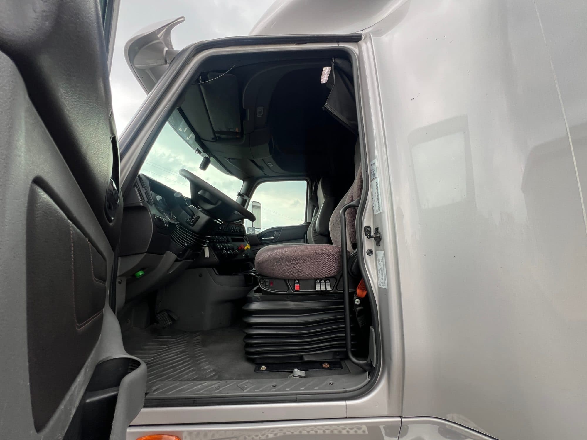 2021 International LT625