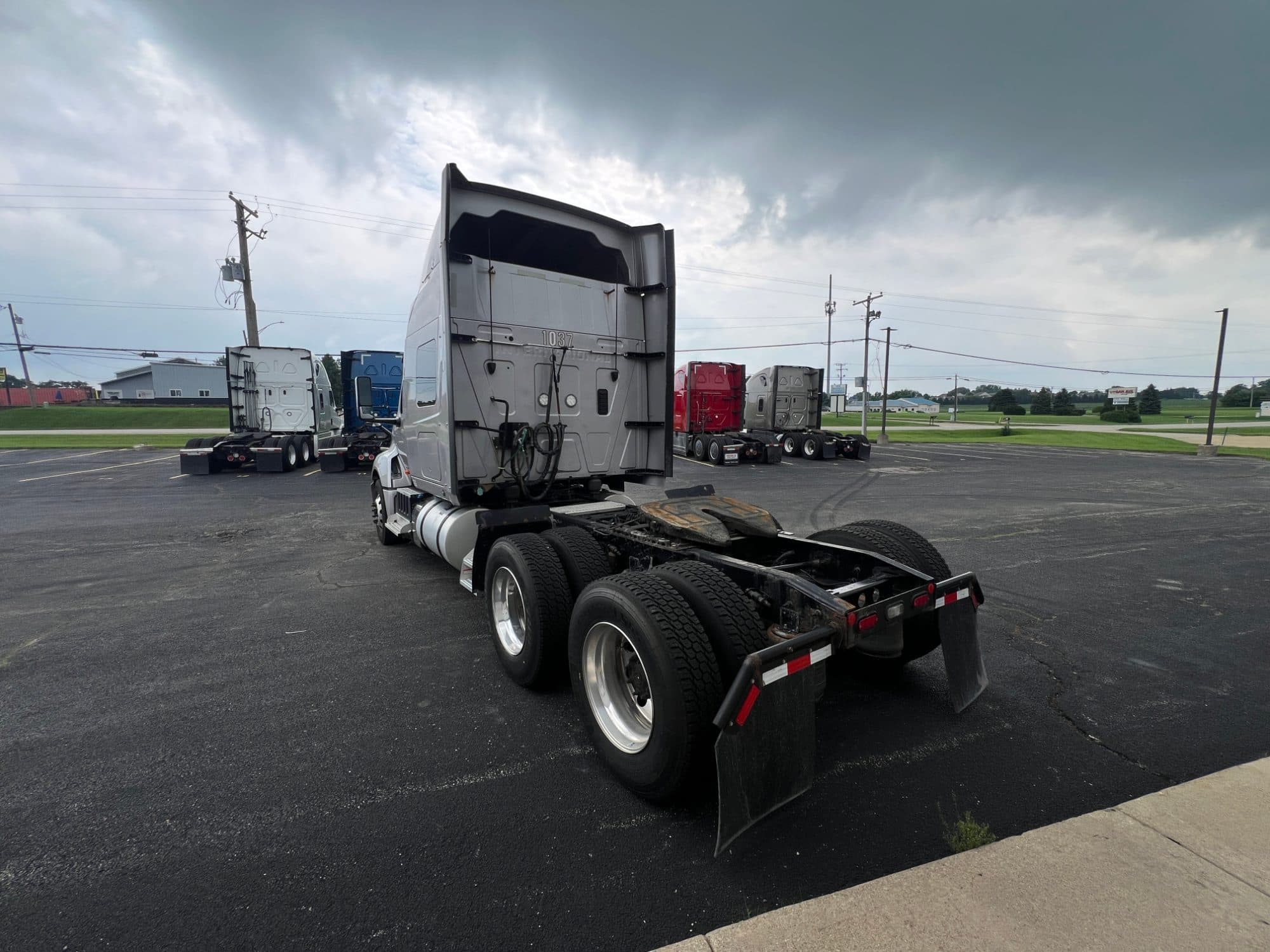 2021 International LT625