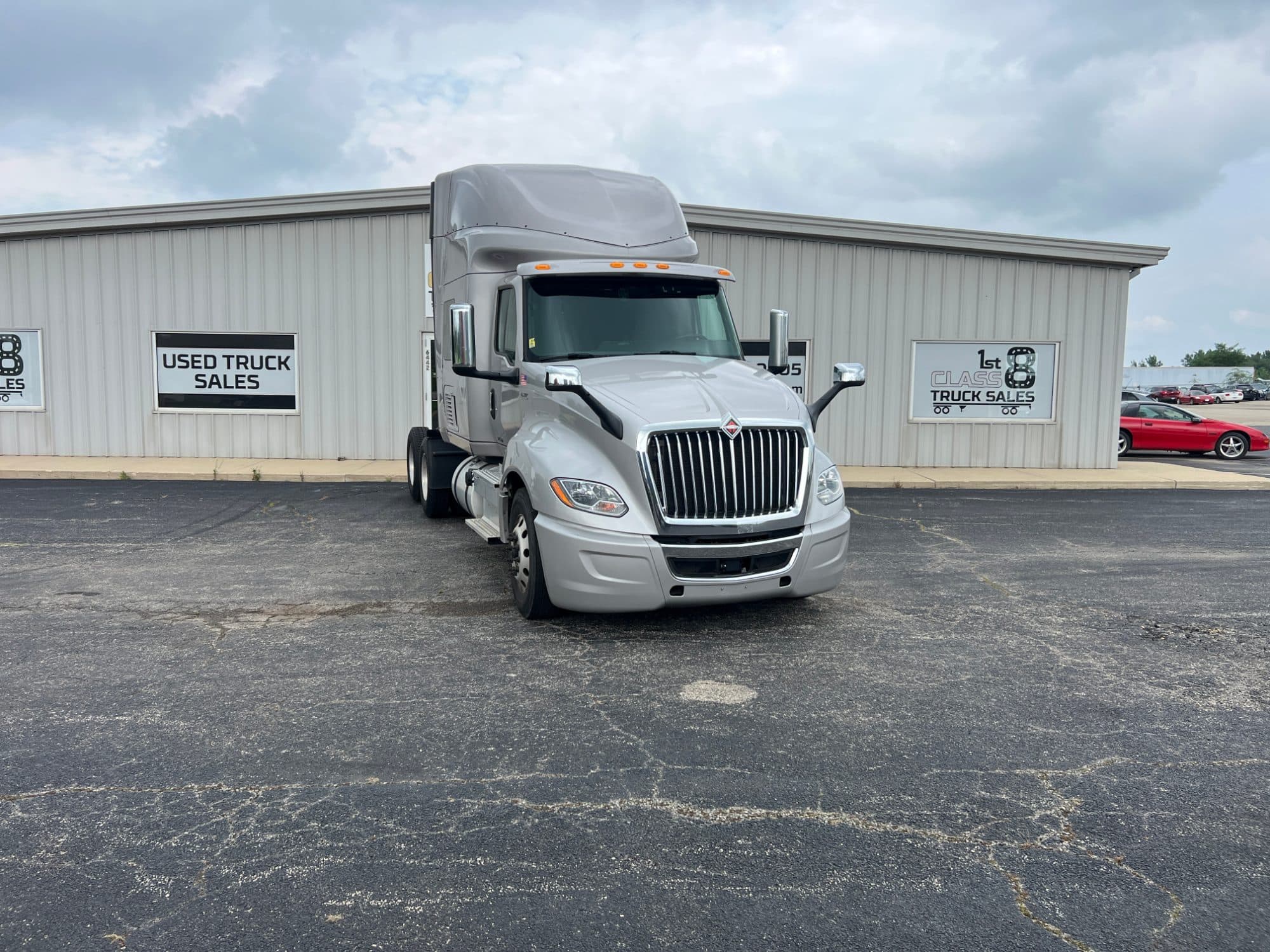 2021 International LT625
