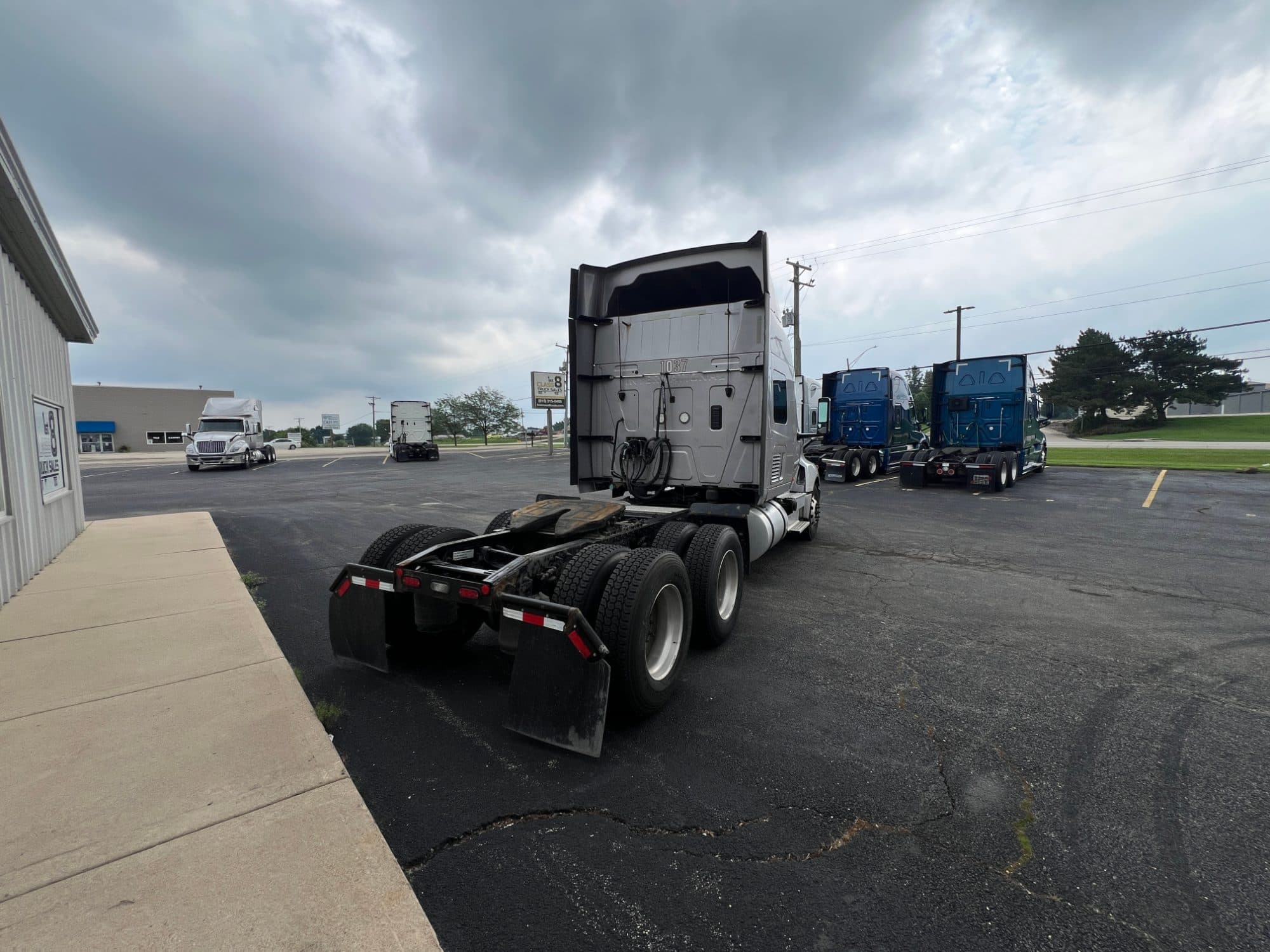 2021 International LT625