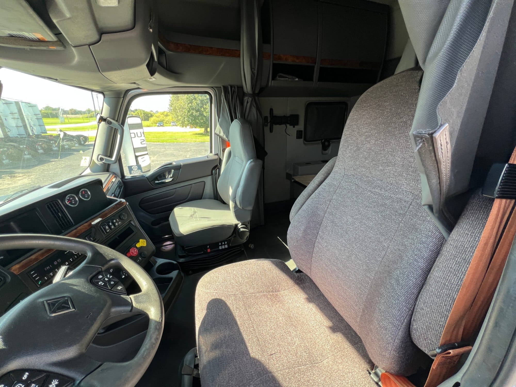 2021 International LT625