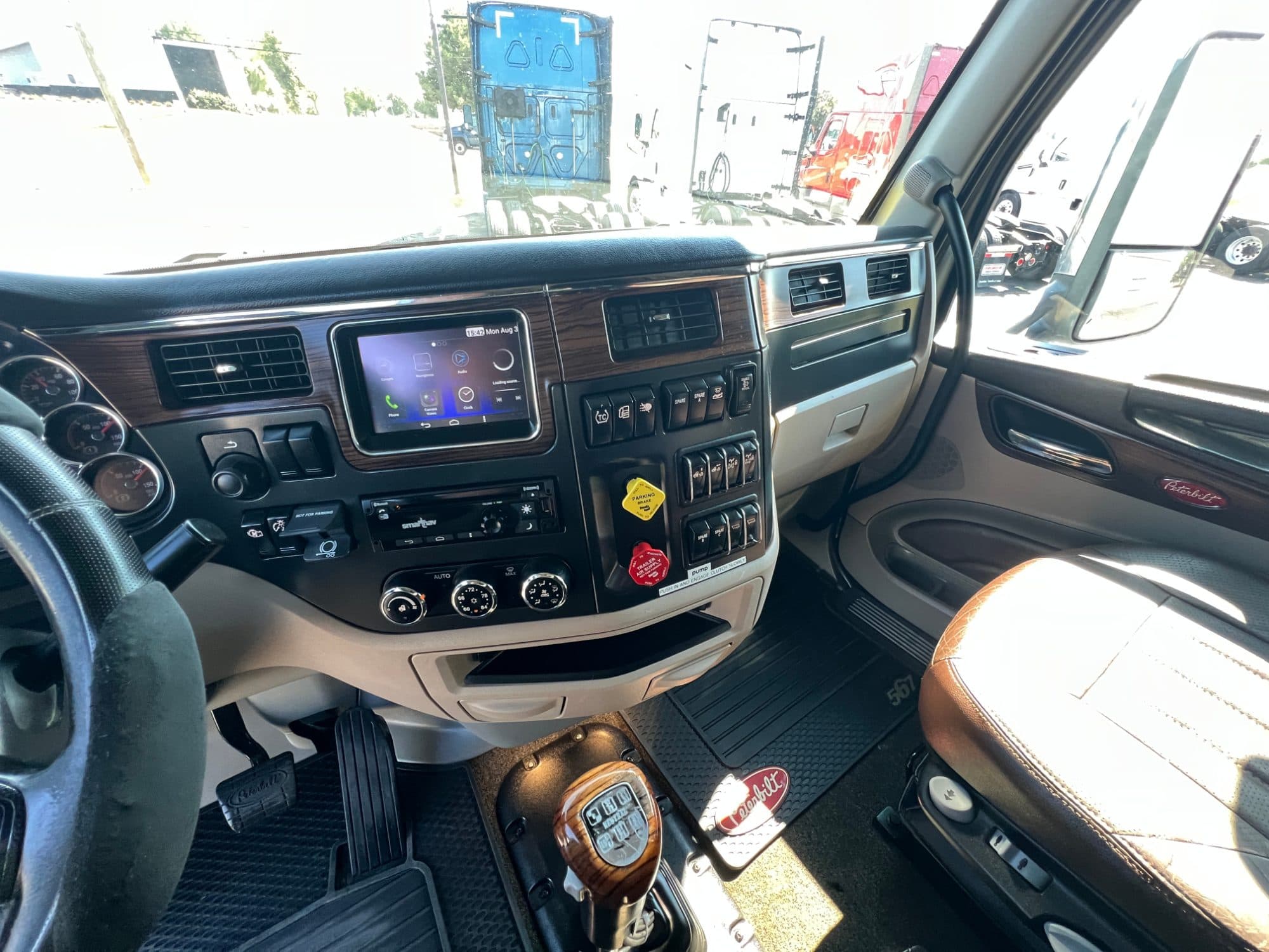 2020 Peterbilt 567