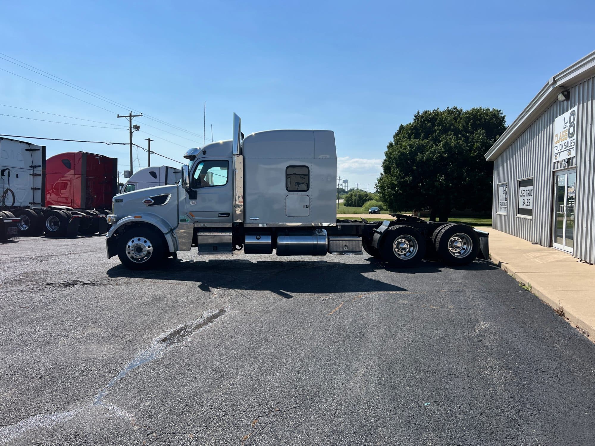 2020 Peterbilt 567