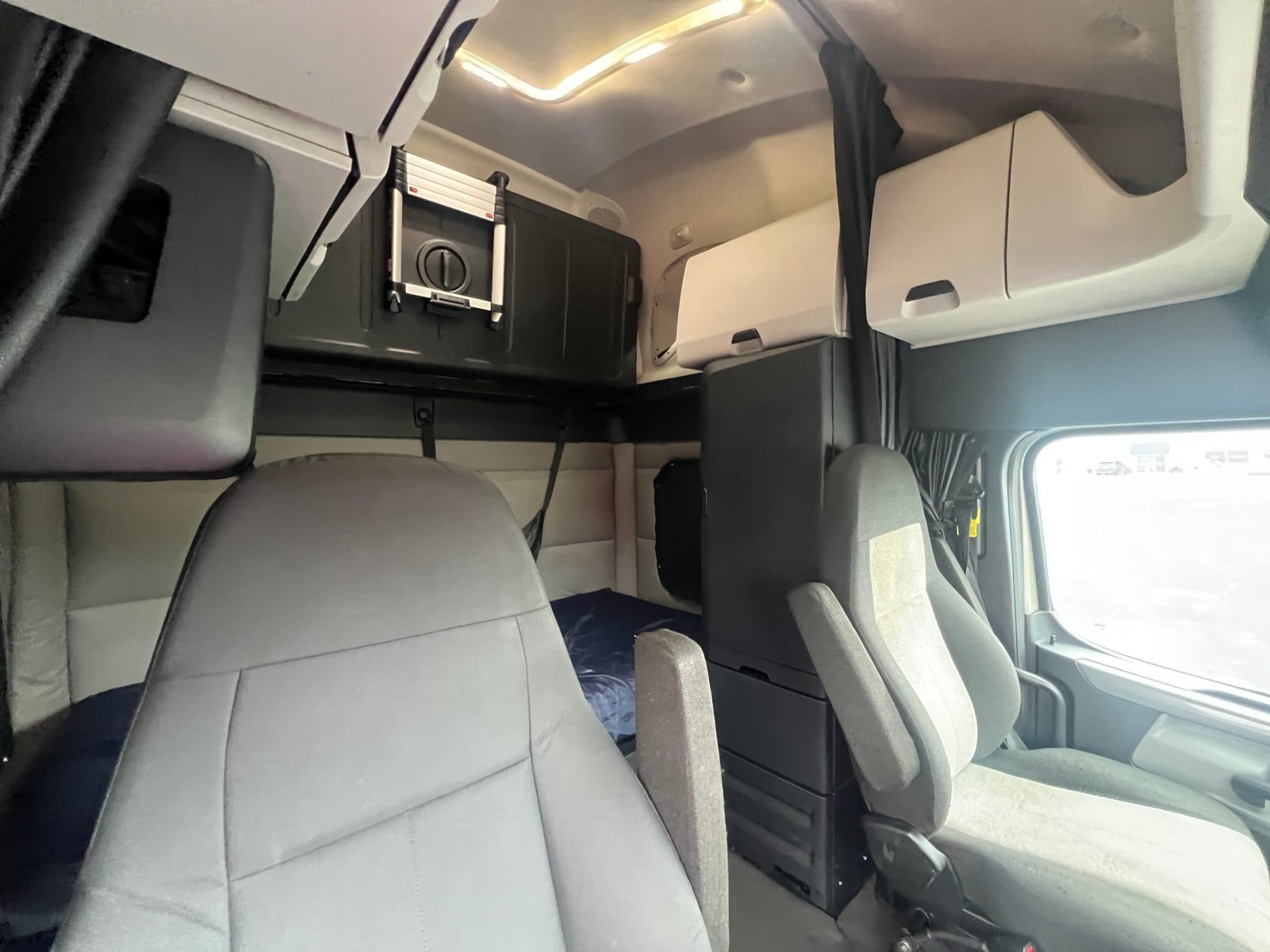 2020 Freightliner Cascadia