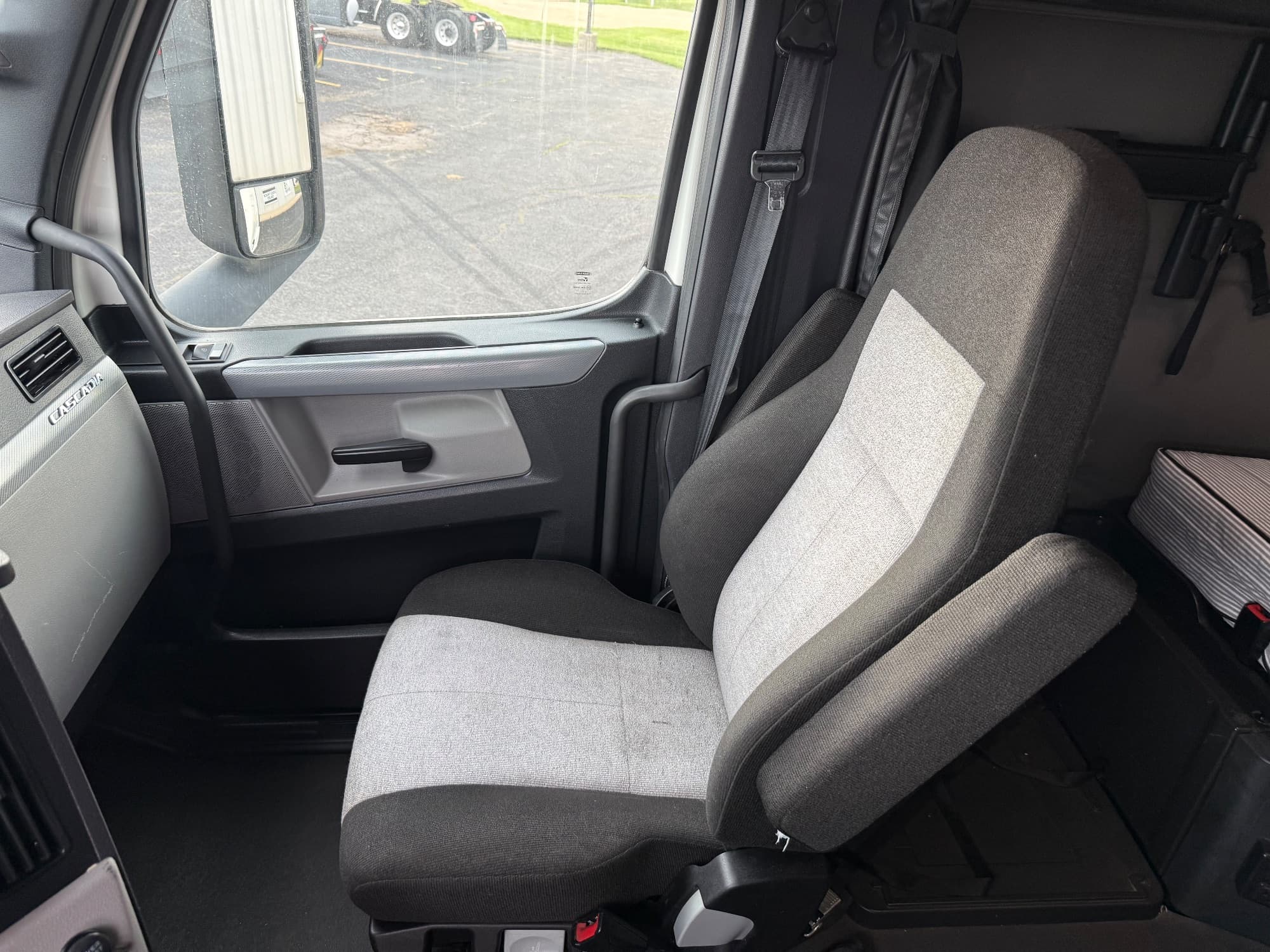 2022 Freightliner Cascadia 126