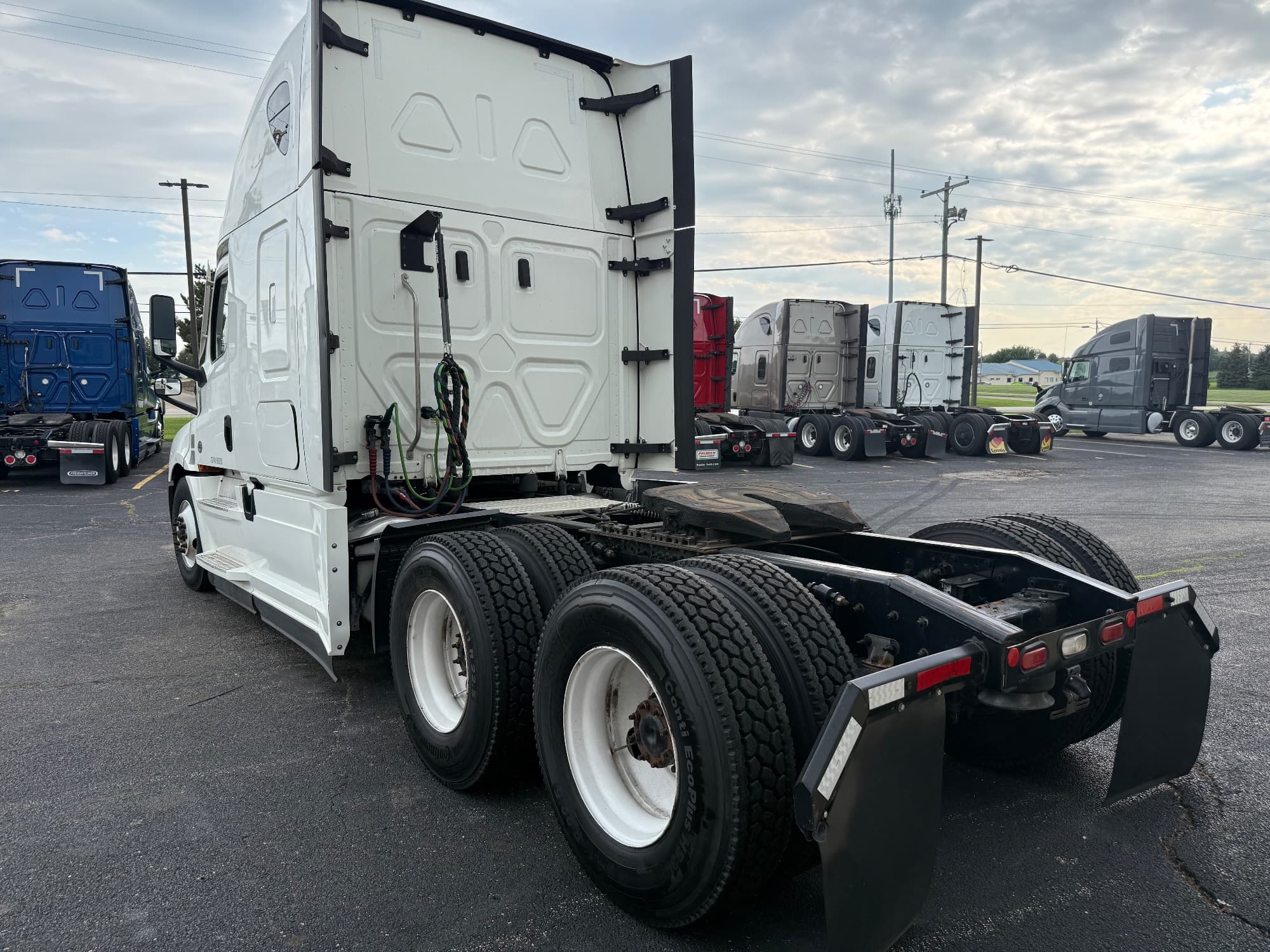 2022 Freightliner Cascadia 126
