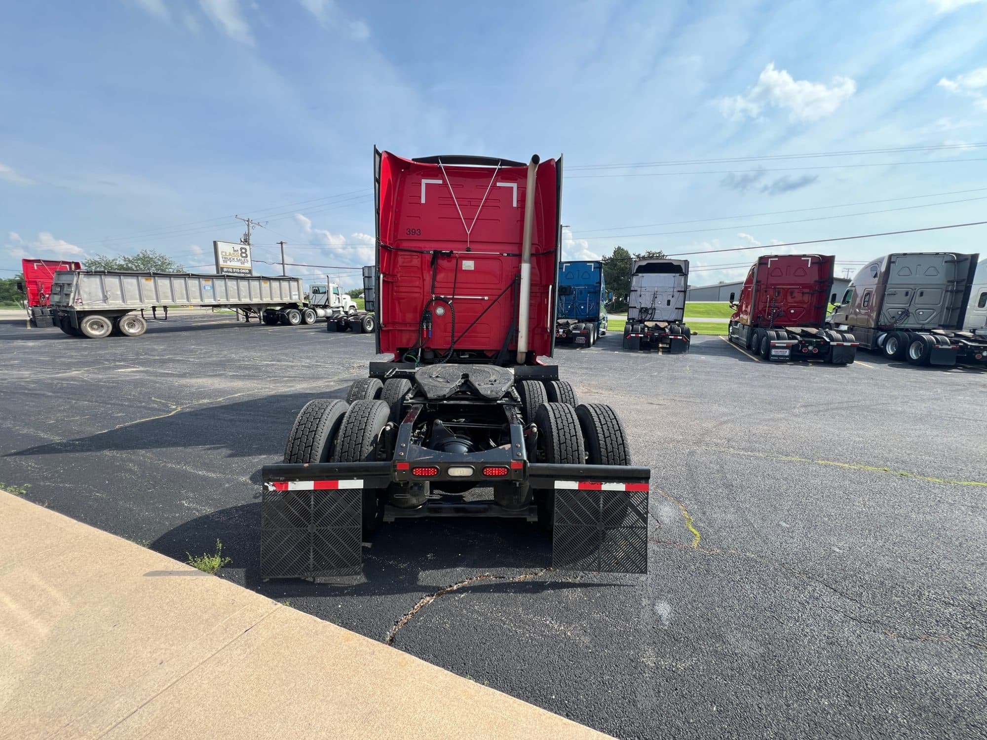 2022 Volvo VNL860