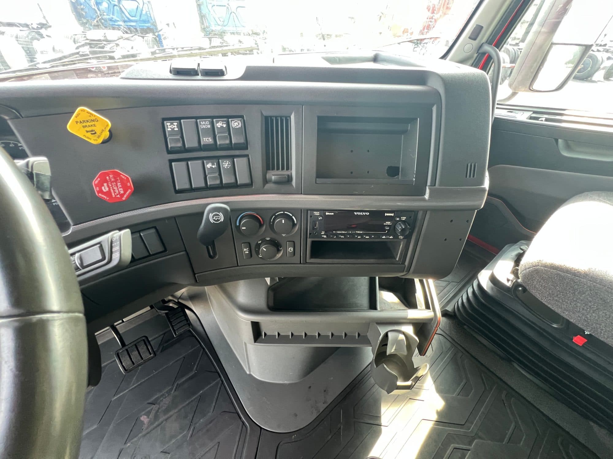 2022 Volvo VNL860