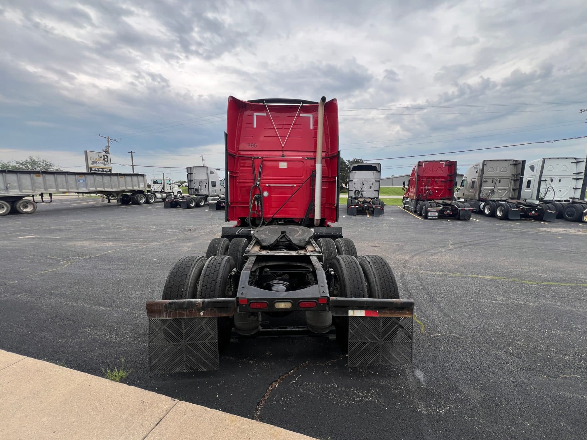 2022 Volvo VNL860