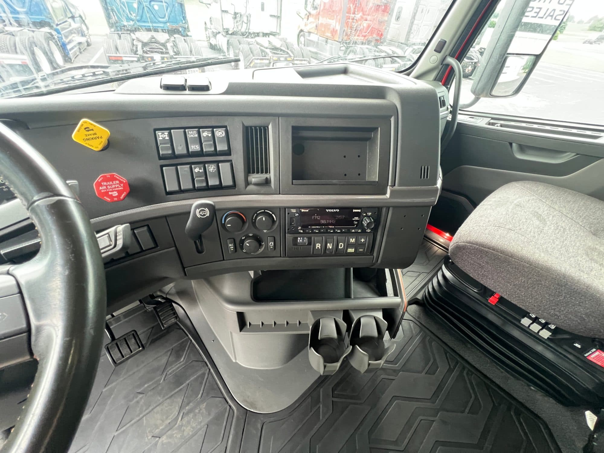 2022 Volvo VNL860
