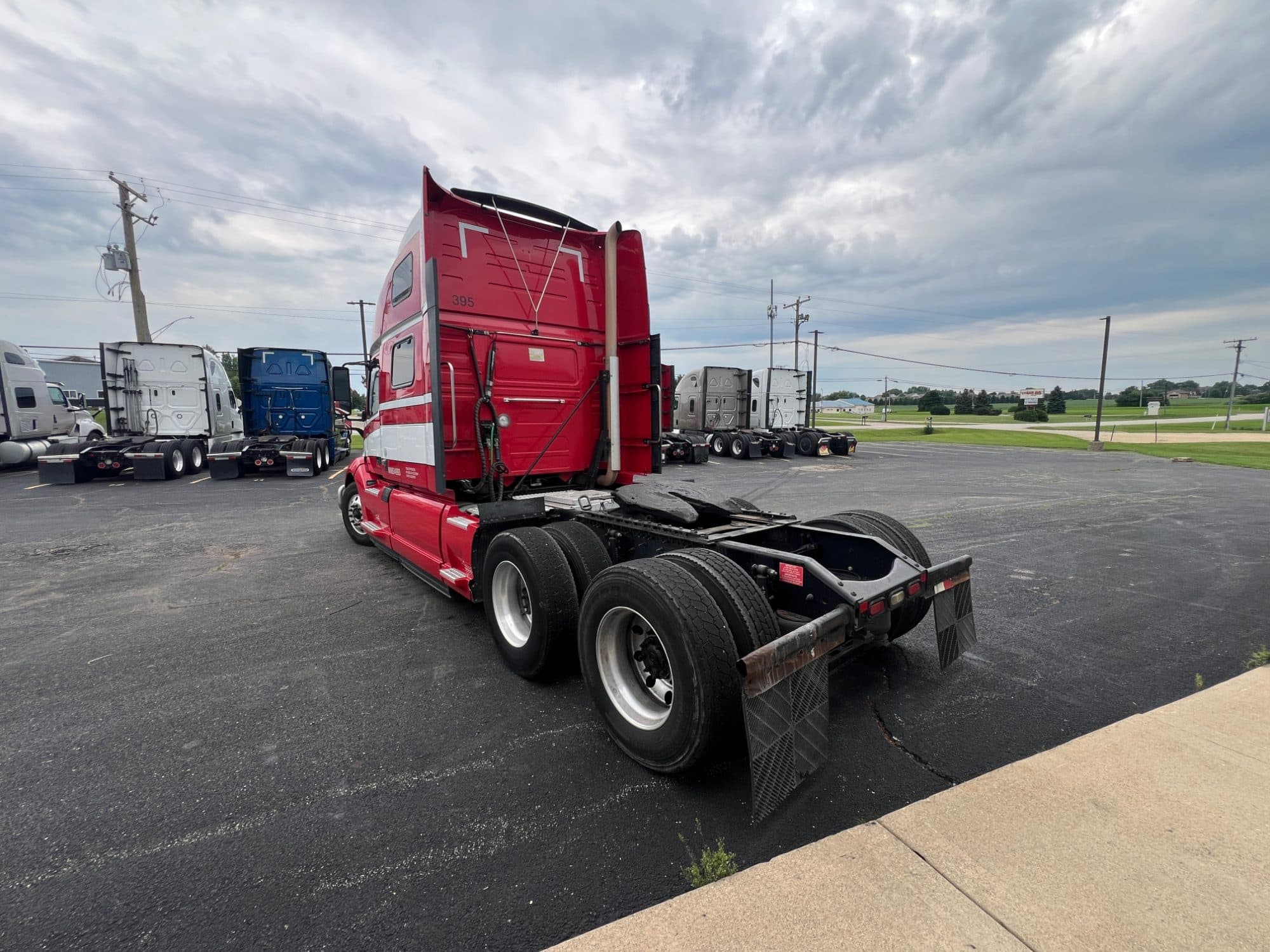 2022 Volvo VNL860