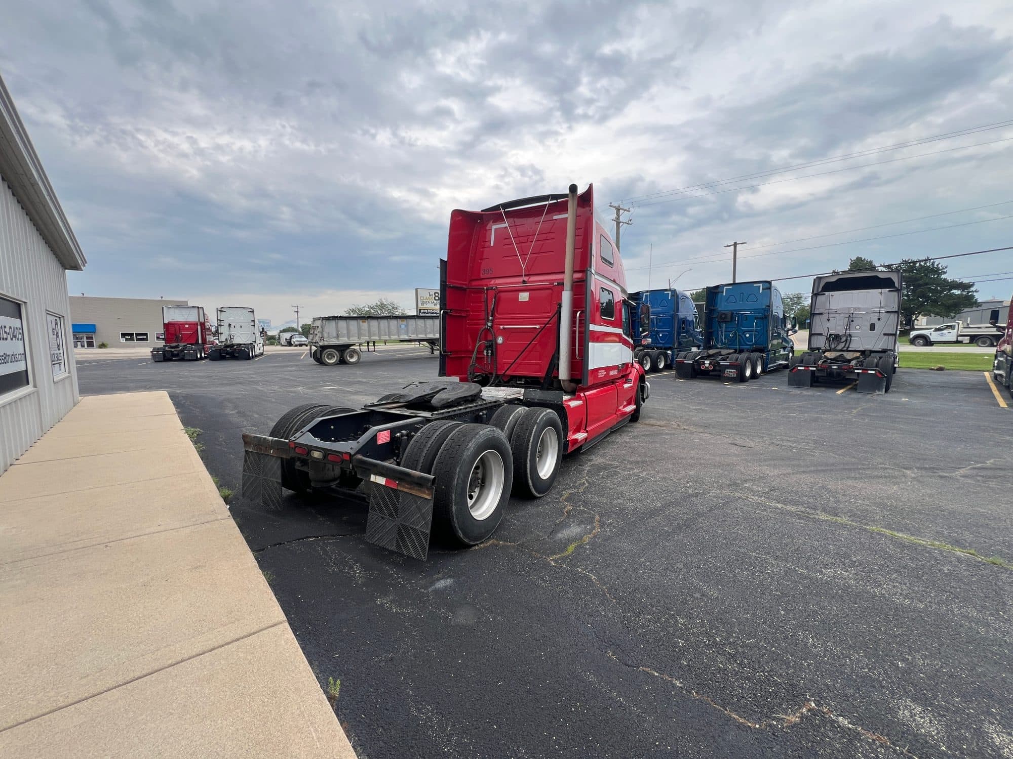 2022 Volvo VNL860