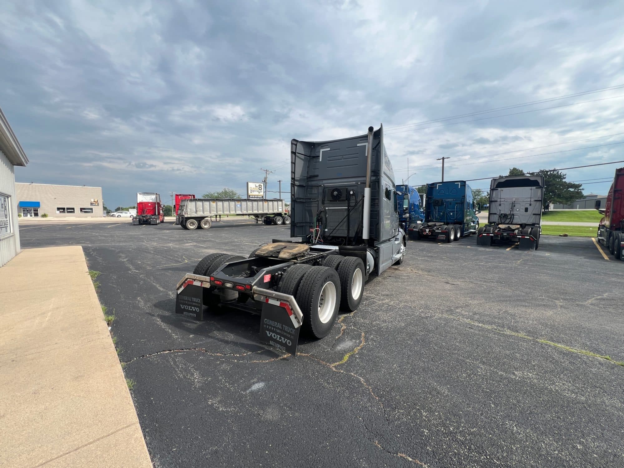 2021 Volvo VNL760