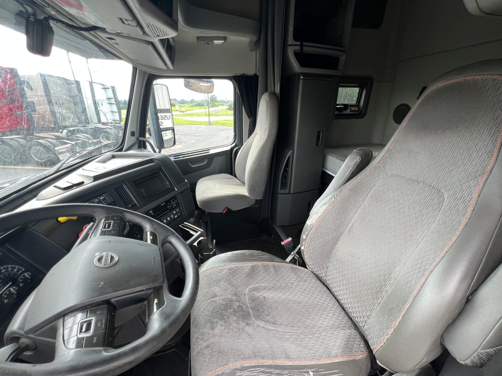2021 Volvo VNL760