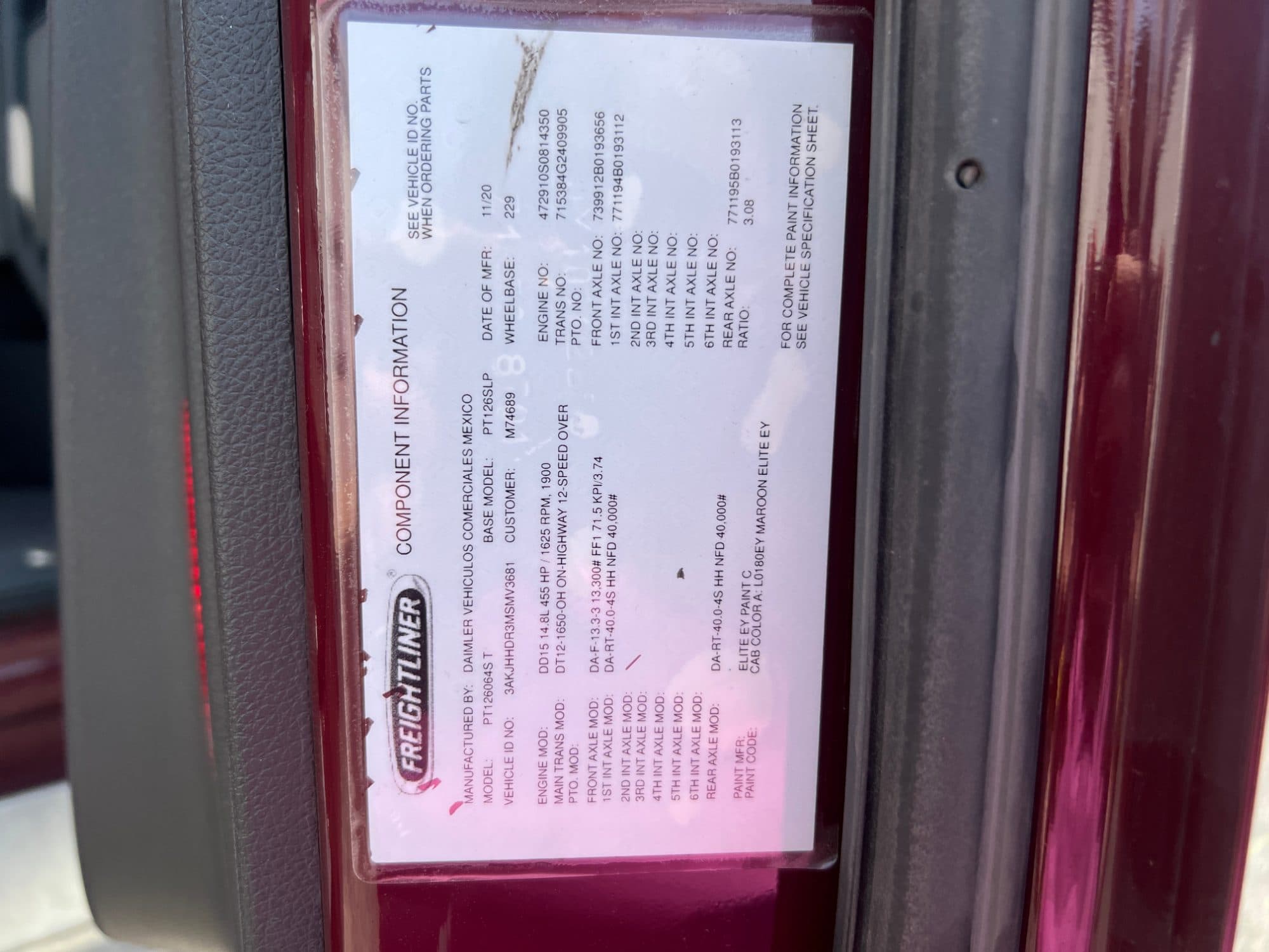 2021 Freightliner Cascadia 126