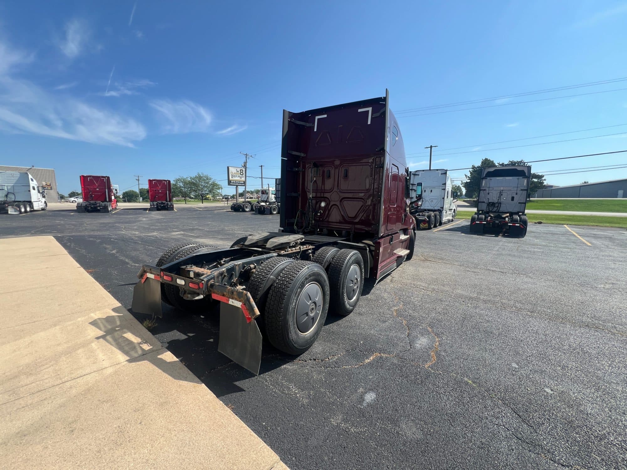 2021 Freightliner Cascadia 126