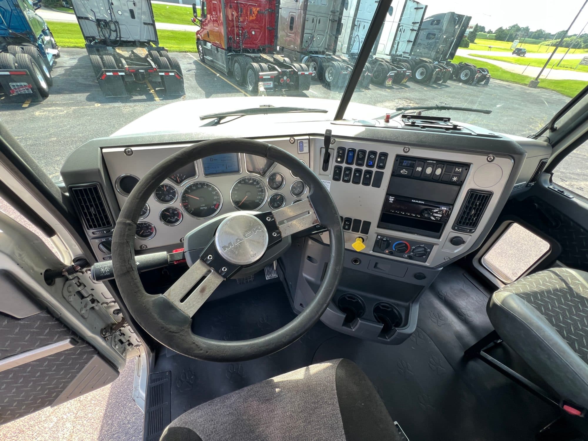 2015 Mack Pinnacle