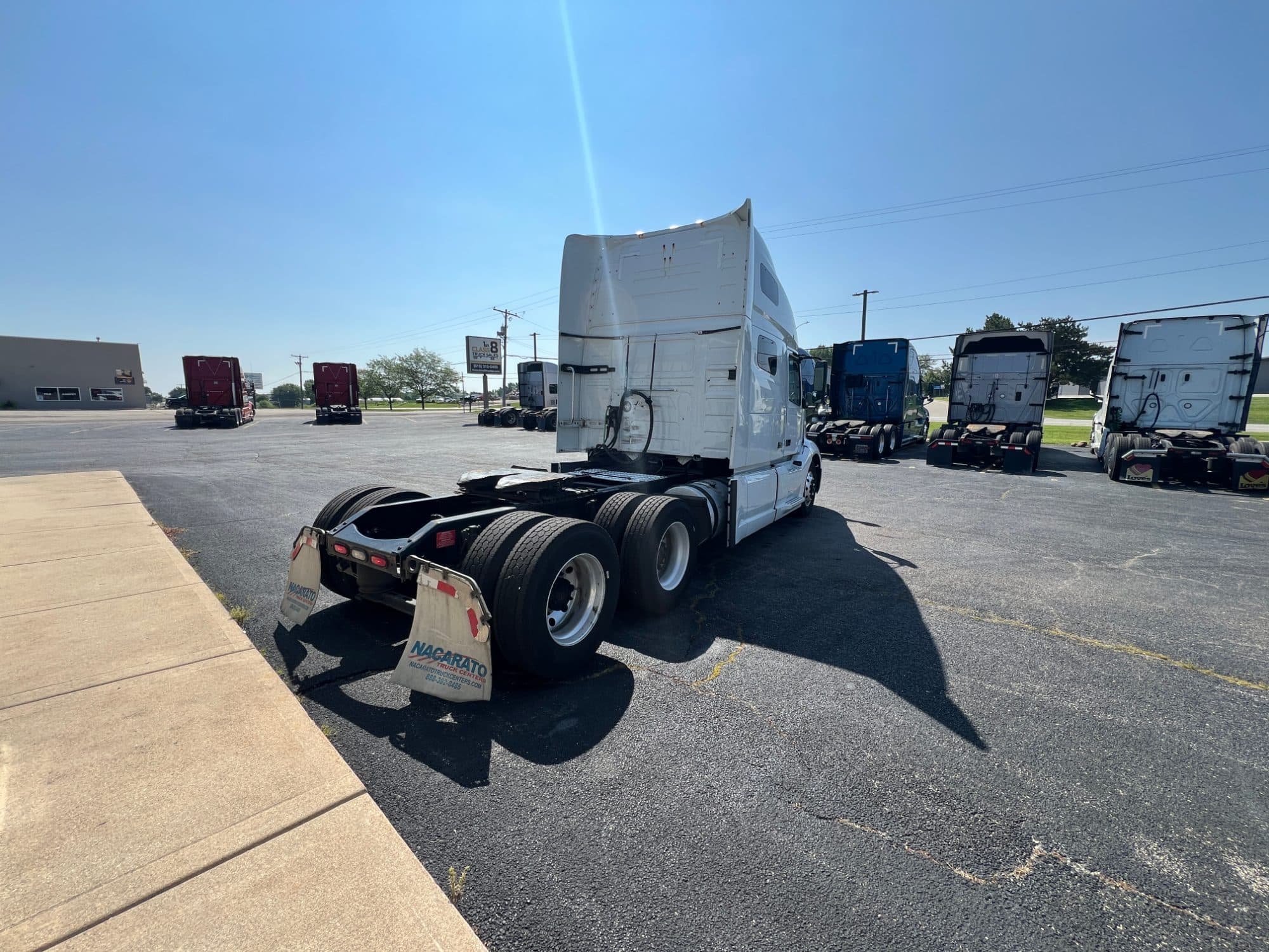 2020 Volvo VNL760
