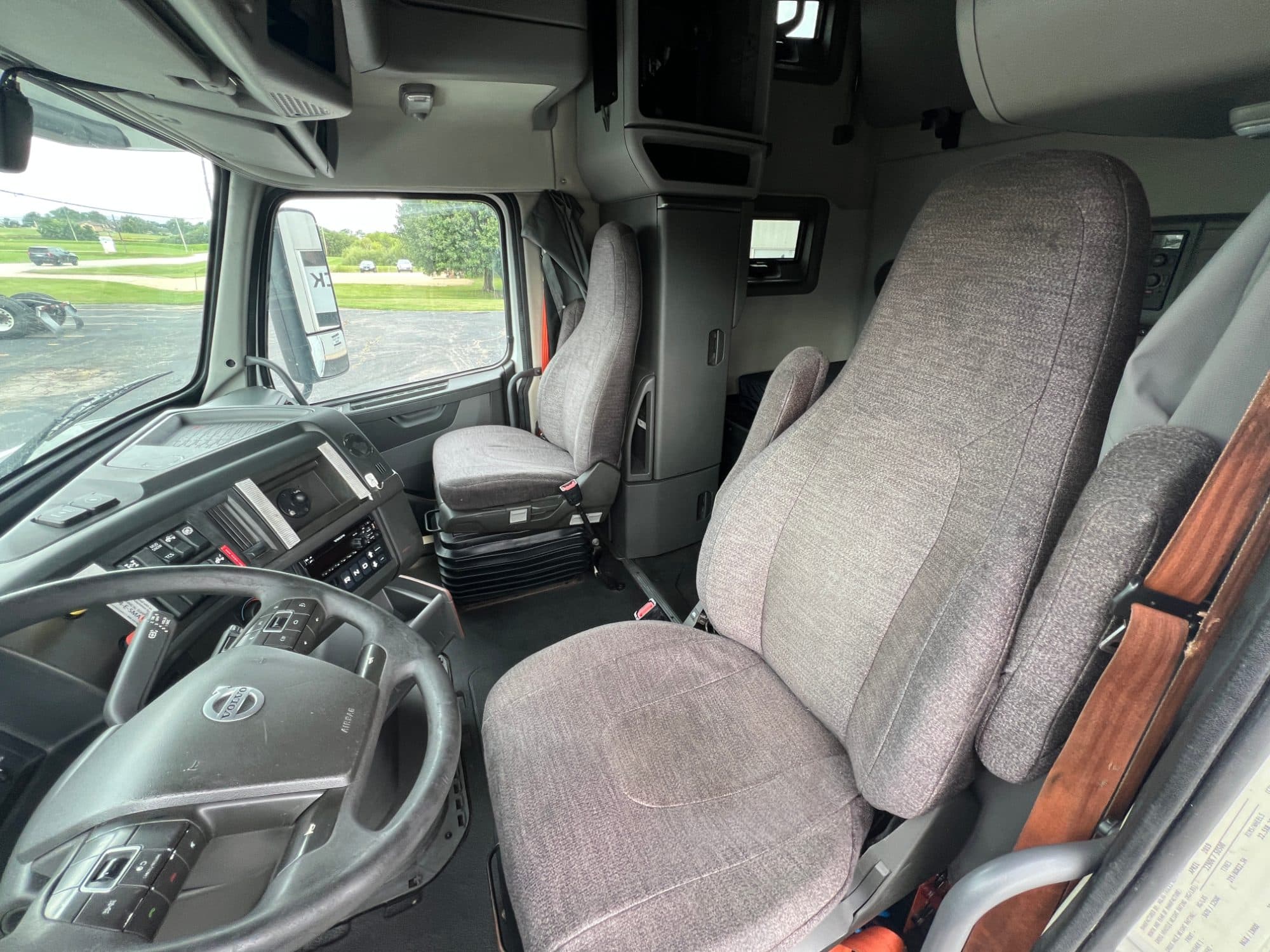 2020 Volvo VNL760