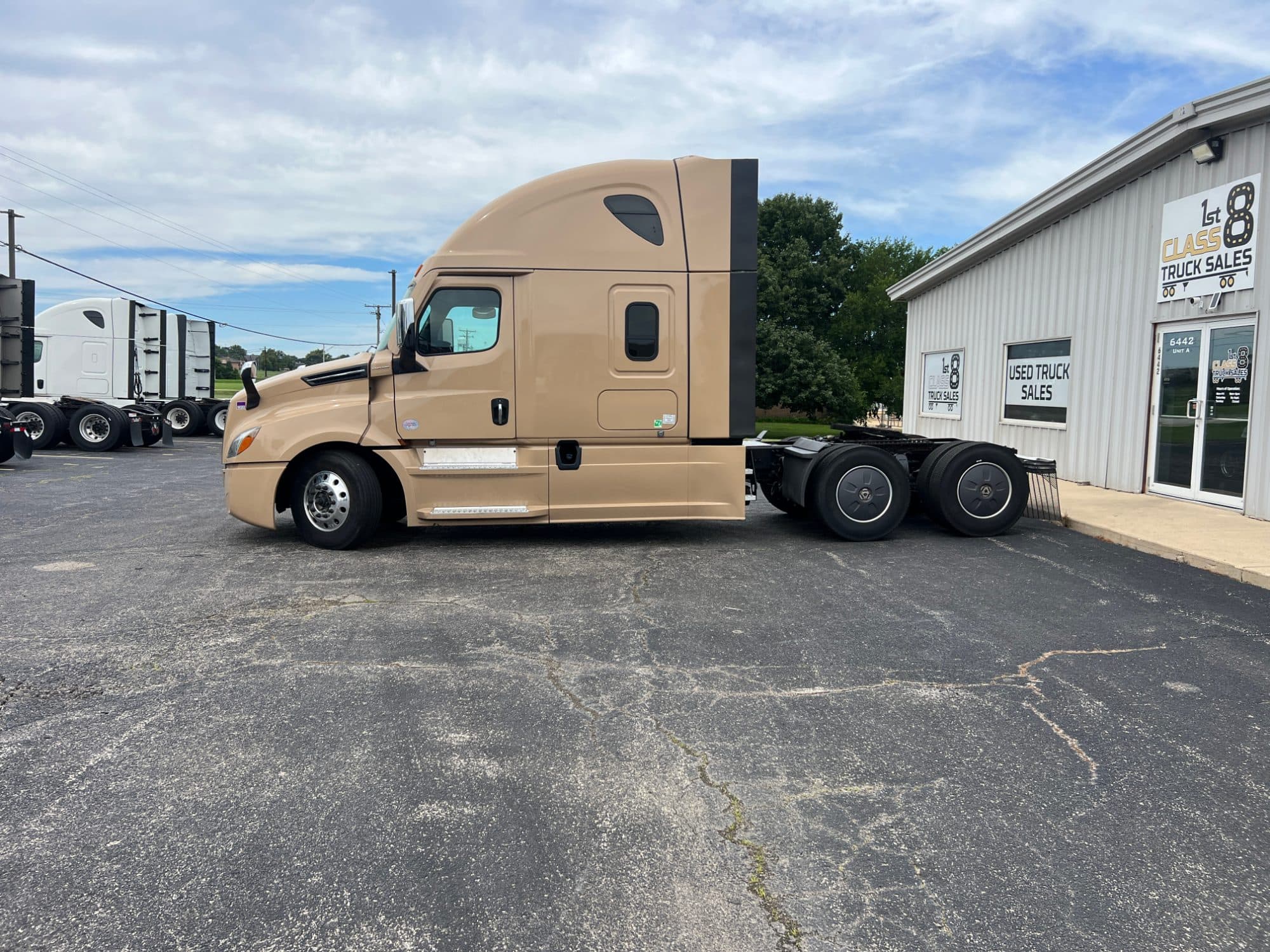 2023 Freightliner Cascadia 126