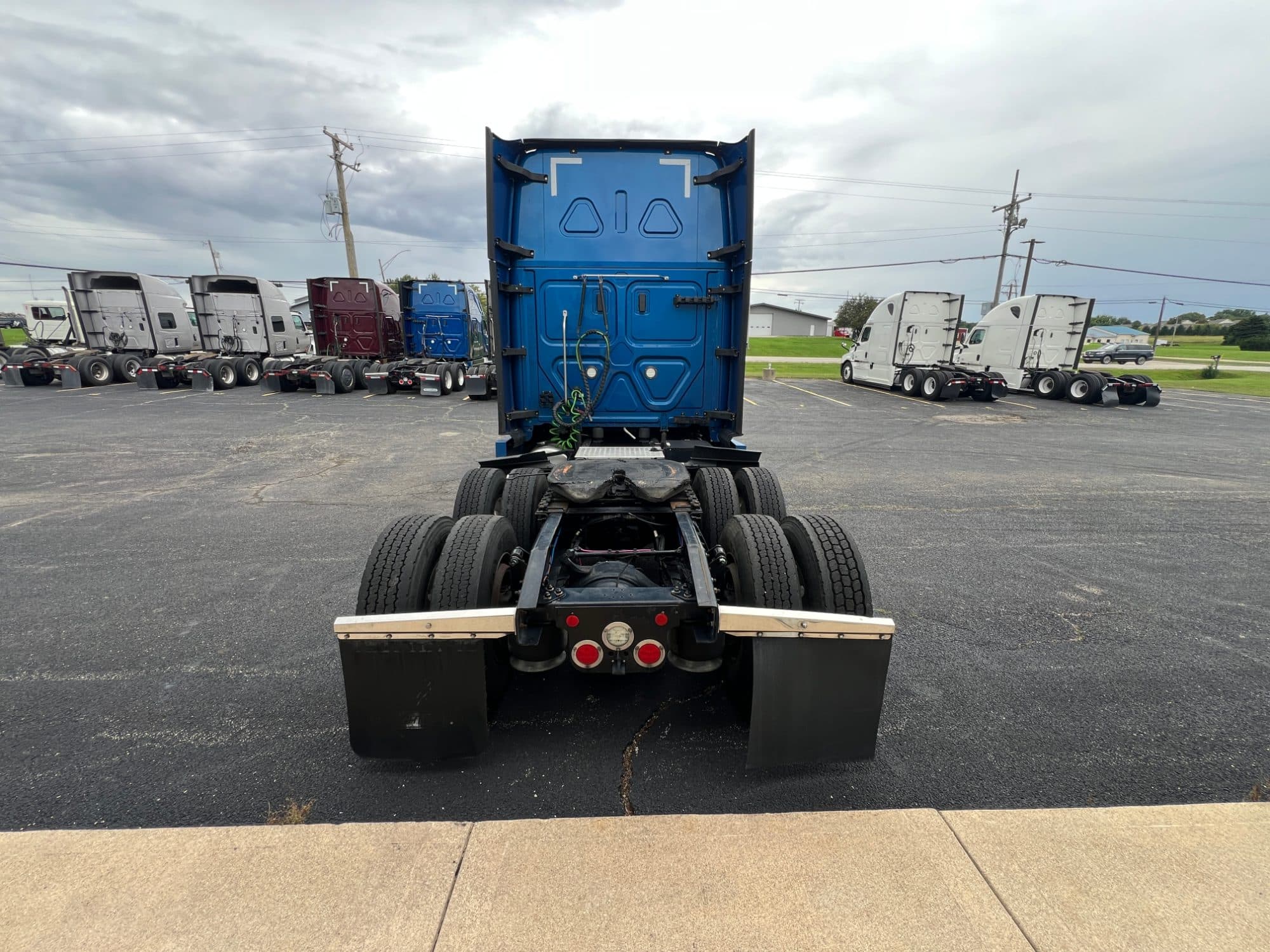 2023 Freightliner Cascadia 126